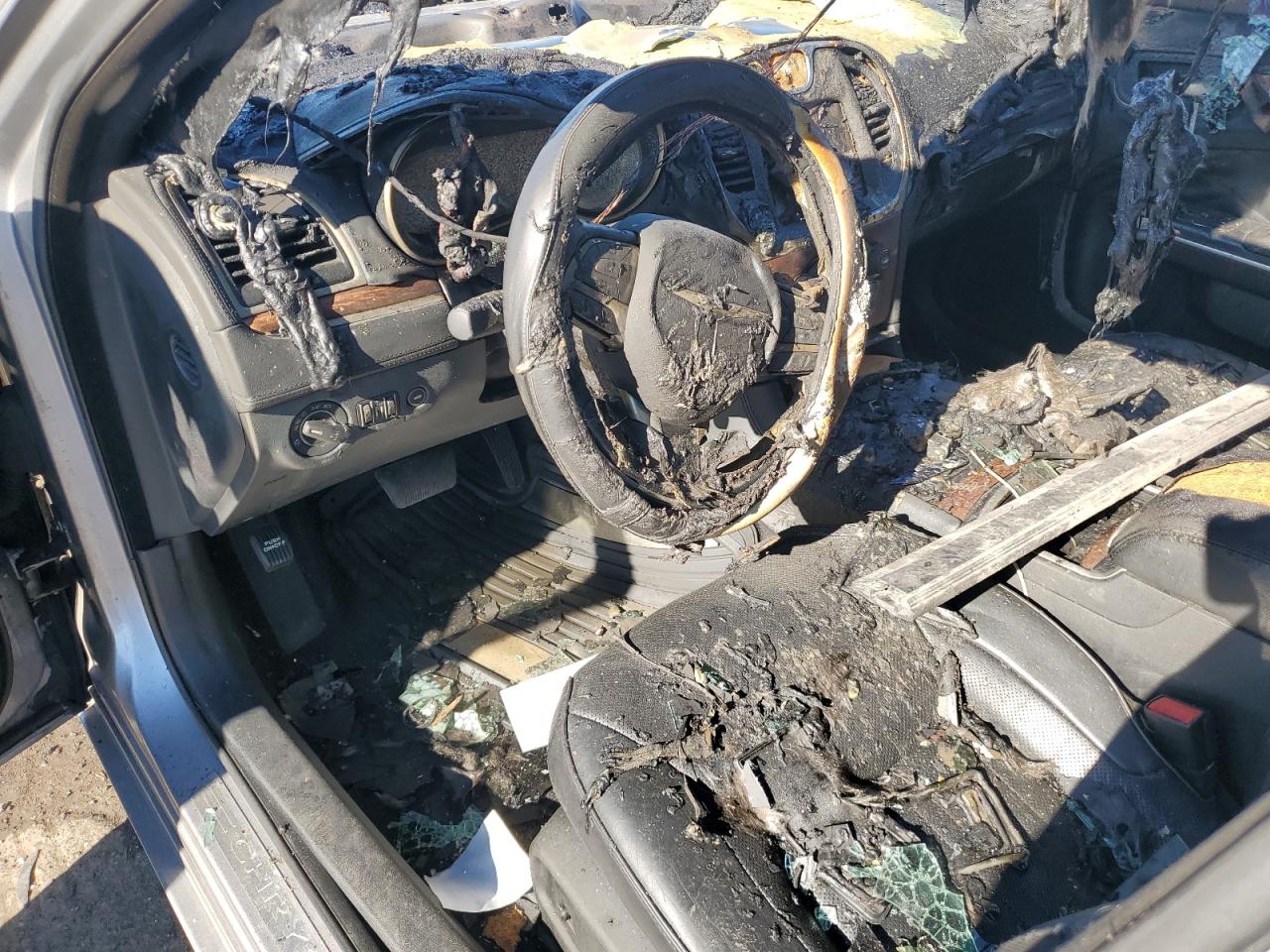 2015 Chrysler 300C Platinum VIN: 2C3CCASGXFH769635 Lot: 93028415