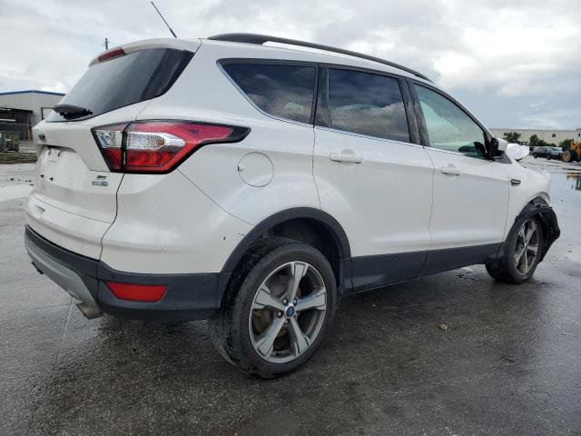  FORD ESCAPE 2017 Белы