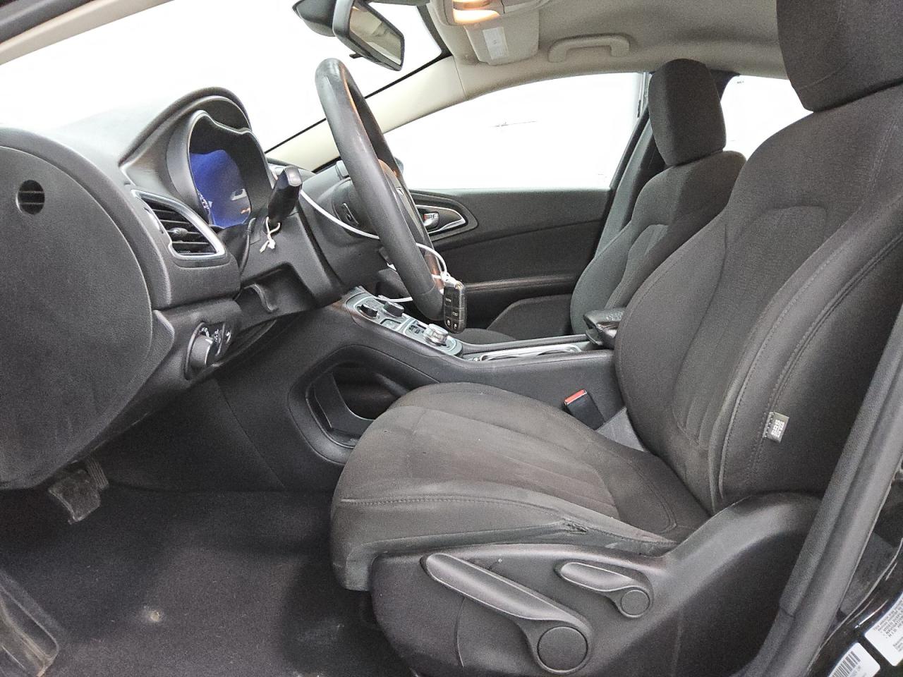 2015 Chrysler 200 Limited VIN: 1C3CCCAB8FN699478 Lot: 86275875