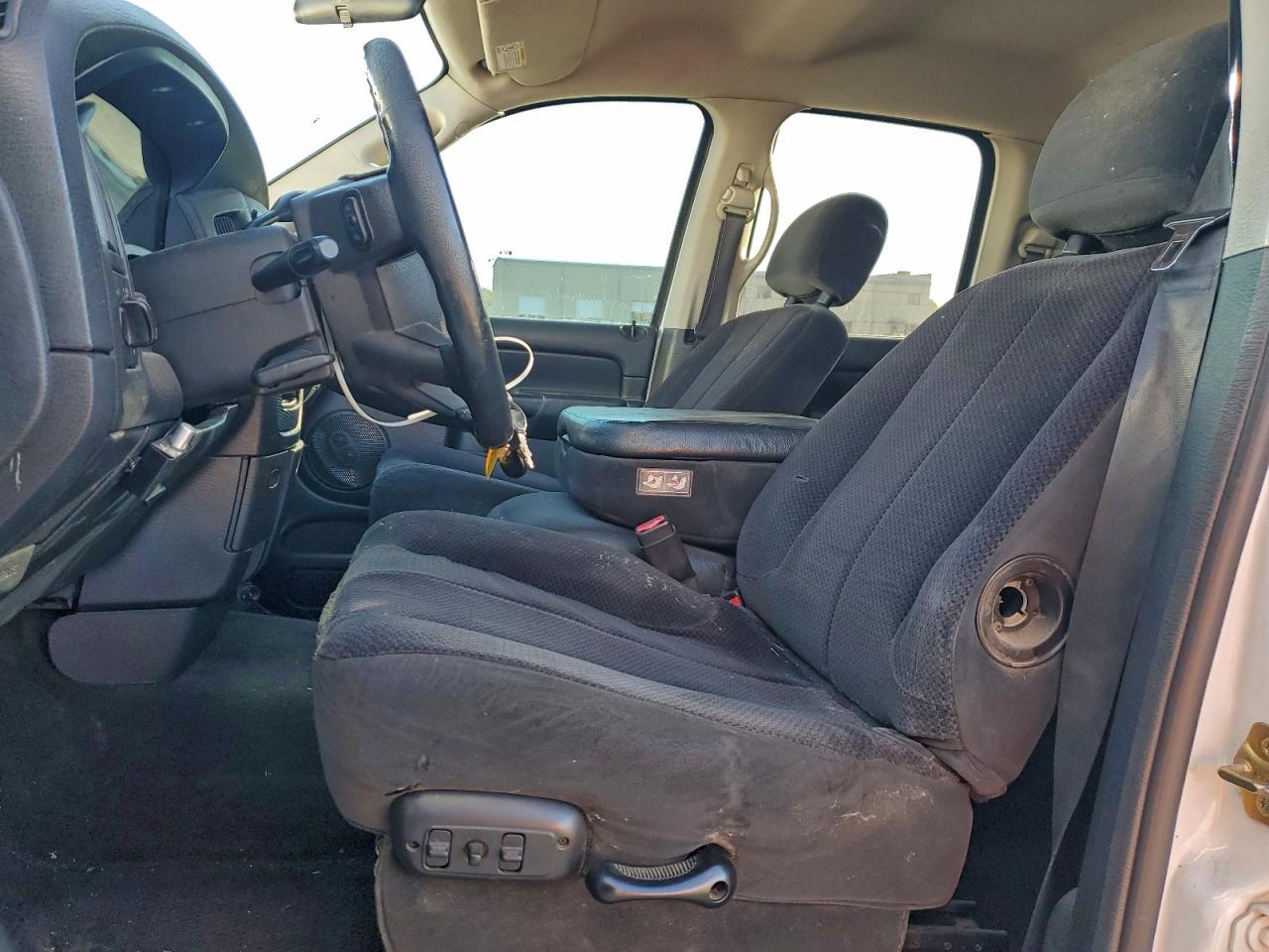 2004 Dodge Ram 1500 St VIN: 1D7HA18D94J265924 Lot: 90708895