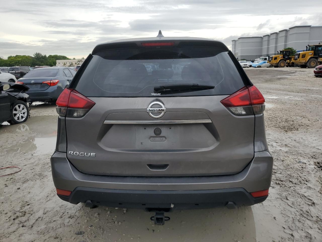 2018 Nissan Rogue S VIN: KNMAT2MT7JP561705 Lot: 86133005