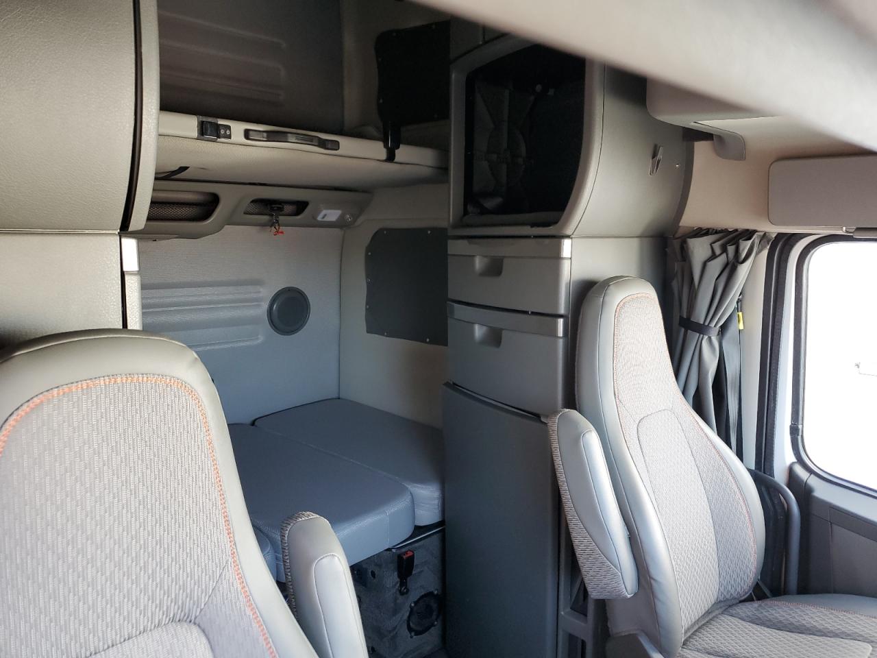 2021 Volvo Vnl Semi Truck VIN: 4V4NC9EH9MN284497 Lot: 83871995