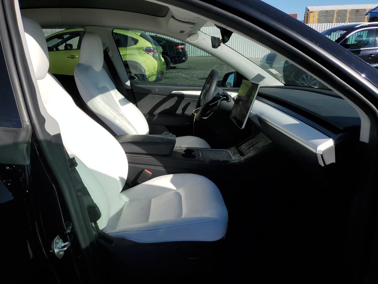 2023 Tesla Model Y VIN: 7SAYGAEE4PF902660 Lot: 90372405