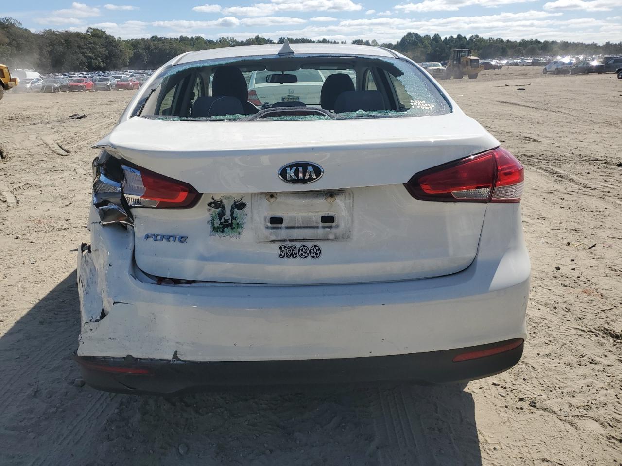2017 Kia Forte Lx VIN: 3KPFK4A7XHE104831 Lot: 85267505
