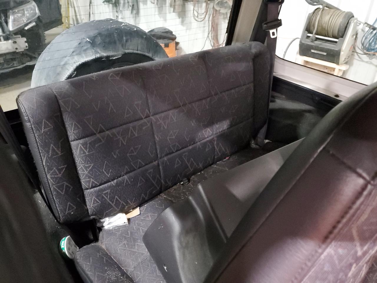 2002 Jeep Wrangler / Tj Sport VIN: 1J4FA49S02P731924 Lot: 81682445