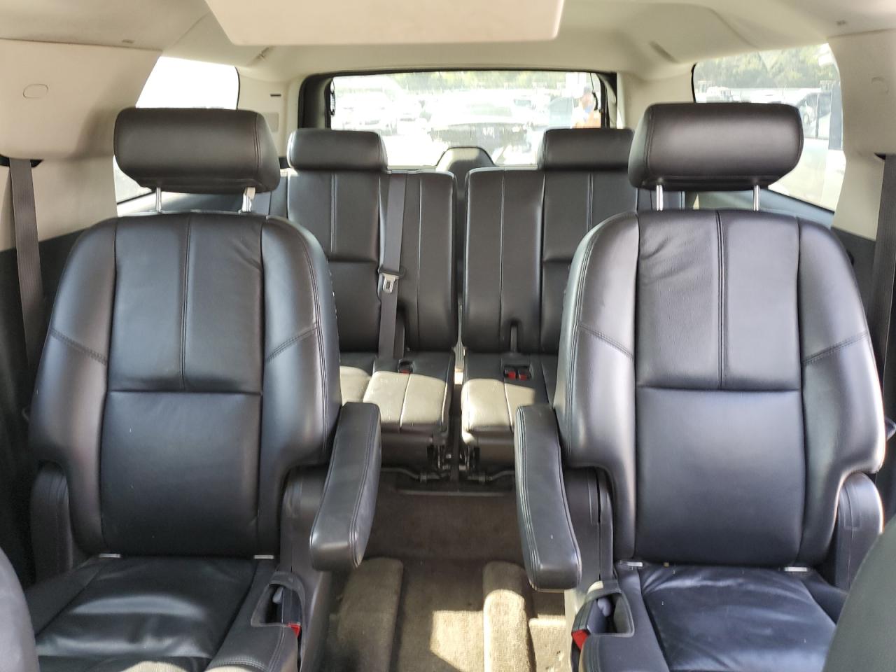 2008 Chevrolet Suburban K1500 Ls VIN: 1GNFK16308J213927 Lot: 81918815