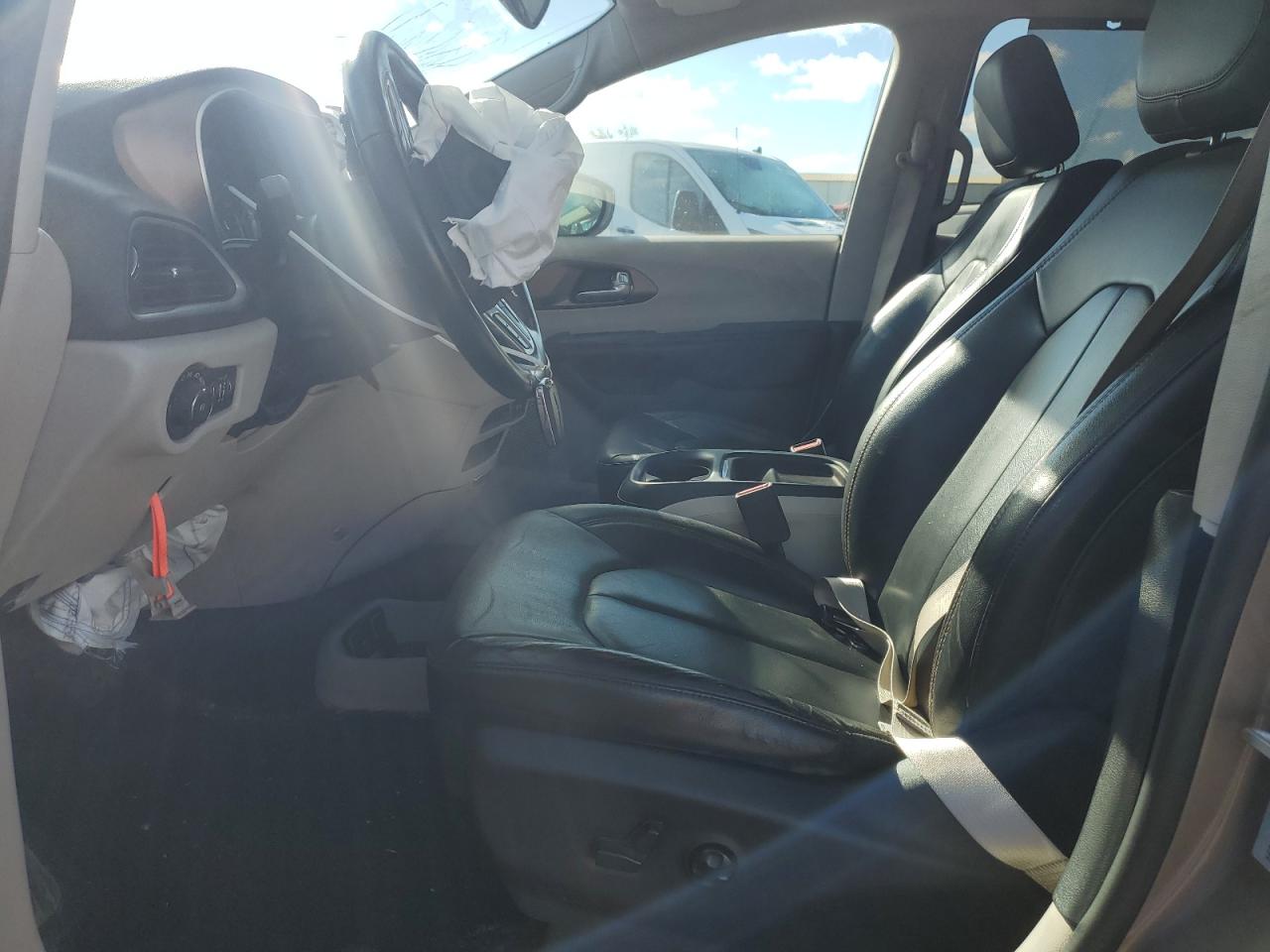 2017 Chrysler Pacifica Touring L VIN: 2C4RC1BG0HR821826 Lot: 82261515