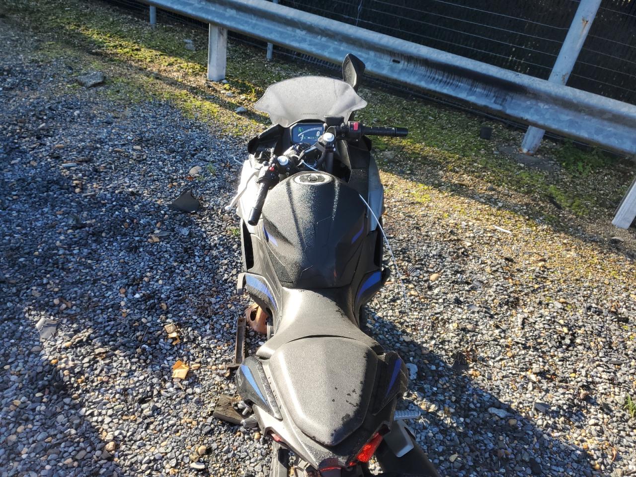 2025 Kawasaki Ex500 A VIN: ML5EXGJ19SDA63737 Lot: 85274255