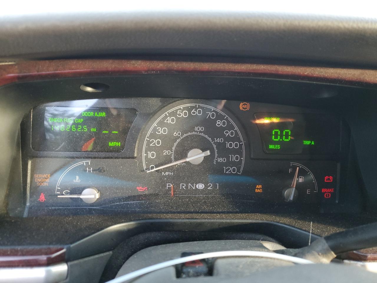 2003 Lincoln Town Car Executive VIN: 1LNHM81W93Y667014 Lot: 84549395