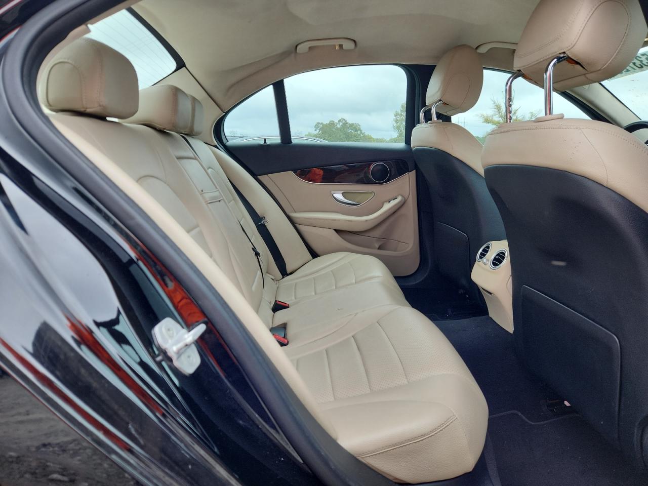 2015 Mercedes-Benz C 300 VIN: 55SWF4JB5FU071154 Lot: 85337285