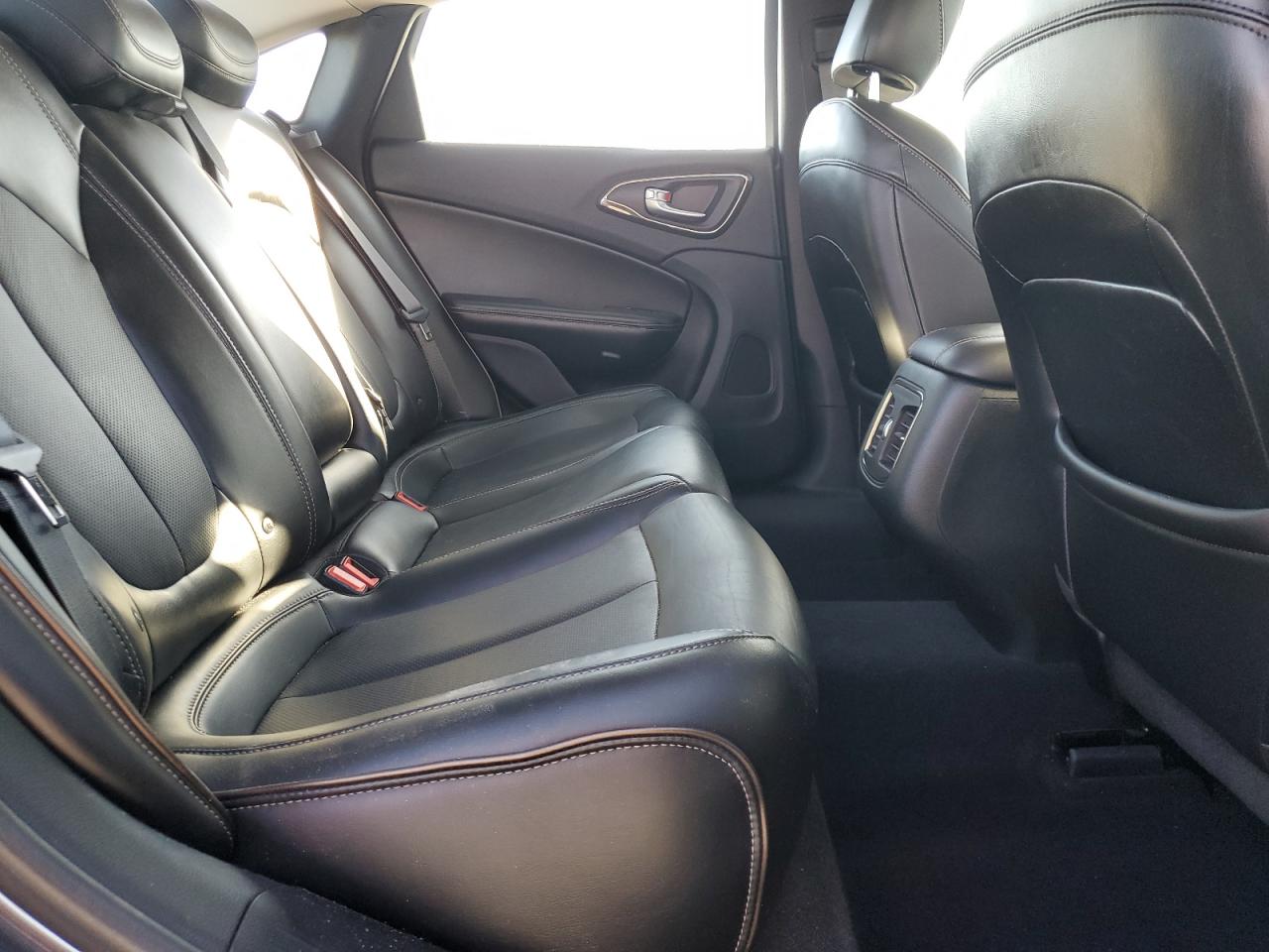 2015 Chrysler 200 C VIN: 1C3CCCEG5FN530640 Lot: 82218385