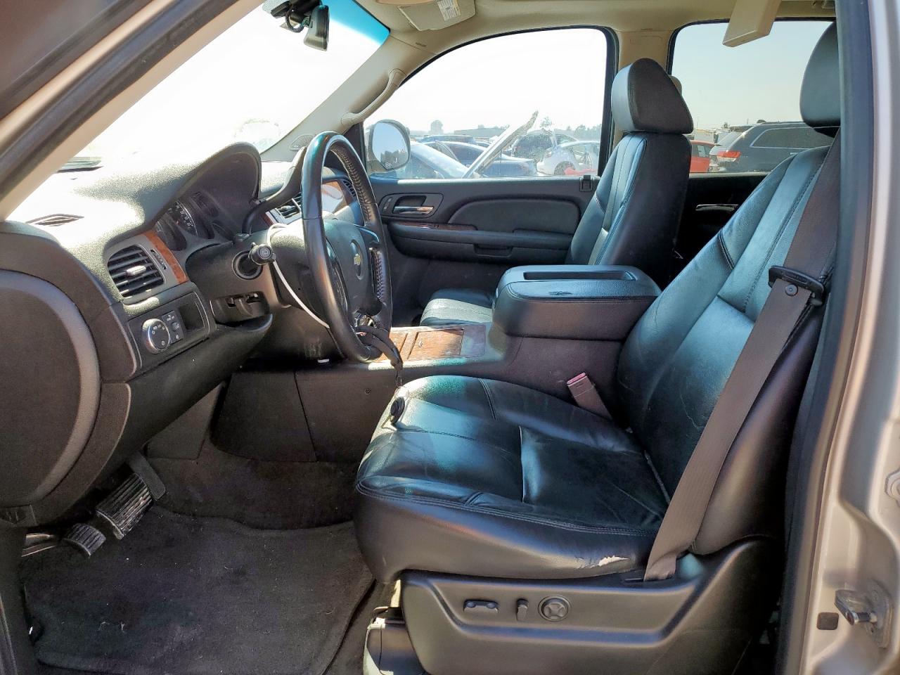 2008 Chevrolet Tahoe C1500 VIN: 1GNFC13068R260422 Lot: 86303055