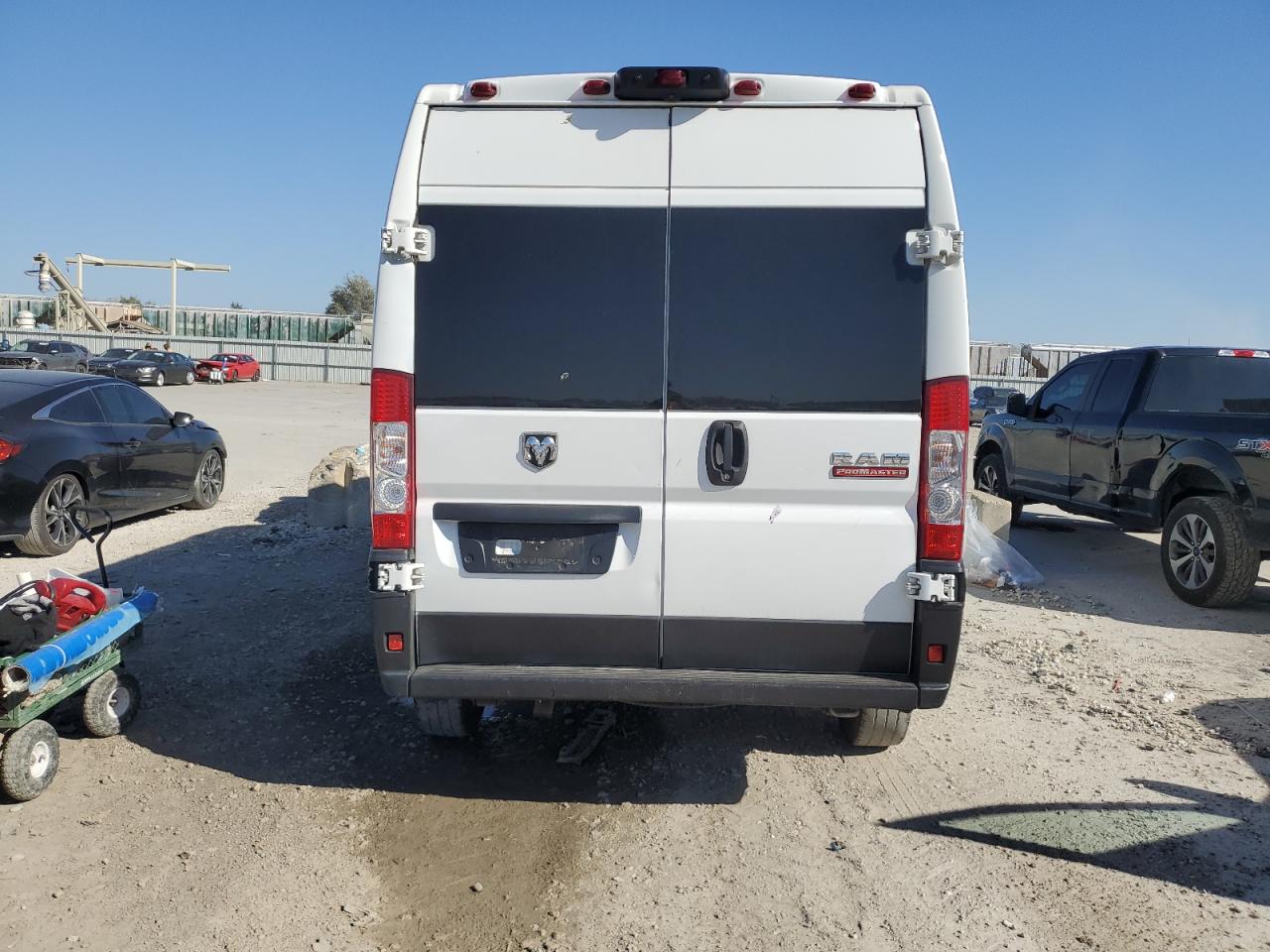 2022 Ram Promaster 2500 Delivery Van VIN: 3C6LRVDG9NE107576 Lot: 87078365