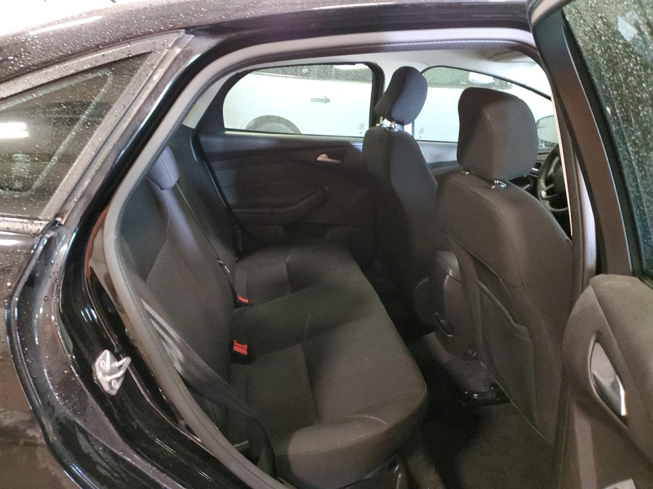 2017 Ford Focus Se VIN: 1FADP3F22HL275828 Lot: 85681635