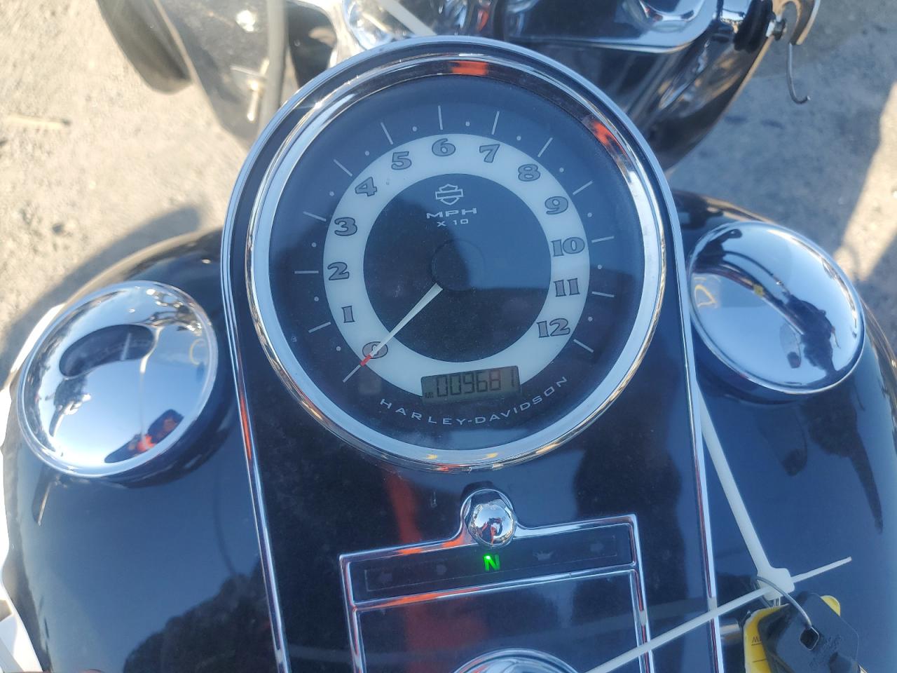 2016 Harley-Davidson Flstn Softail Deluxe VIN: 1HD1JDV13GB044663 Lot: 82111725