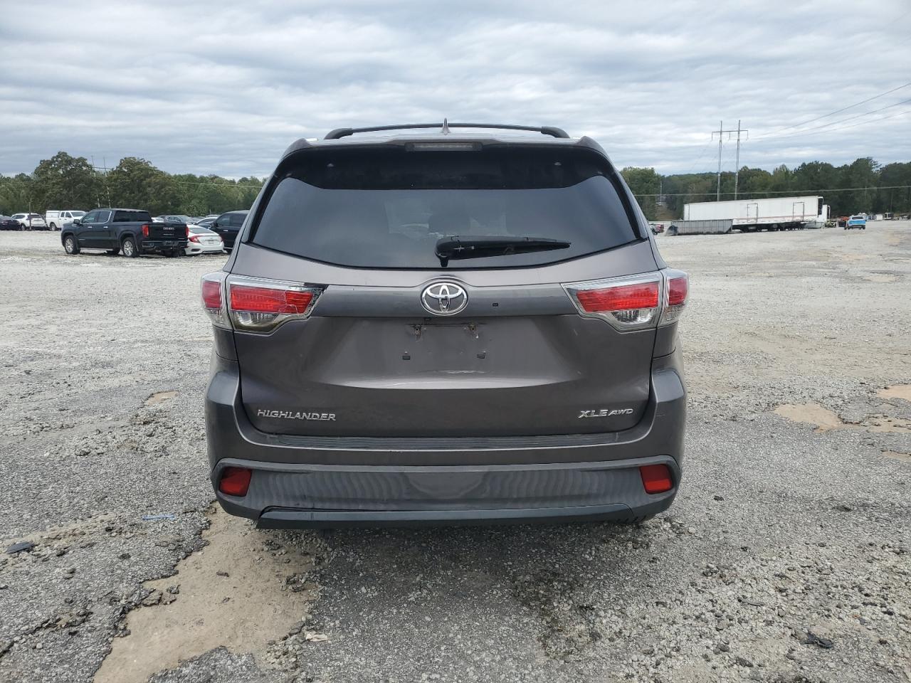 2016 Toyota Highlander Xle VIN: 5TDJKRFH6GS282863 Lot: 86169375