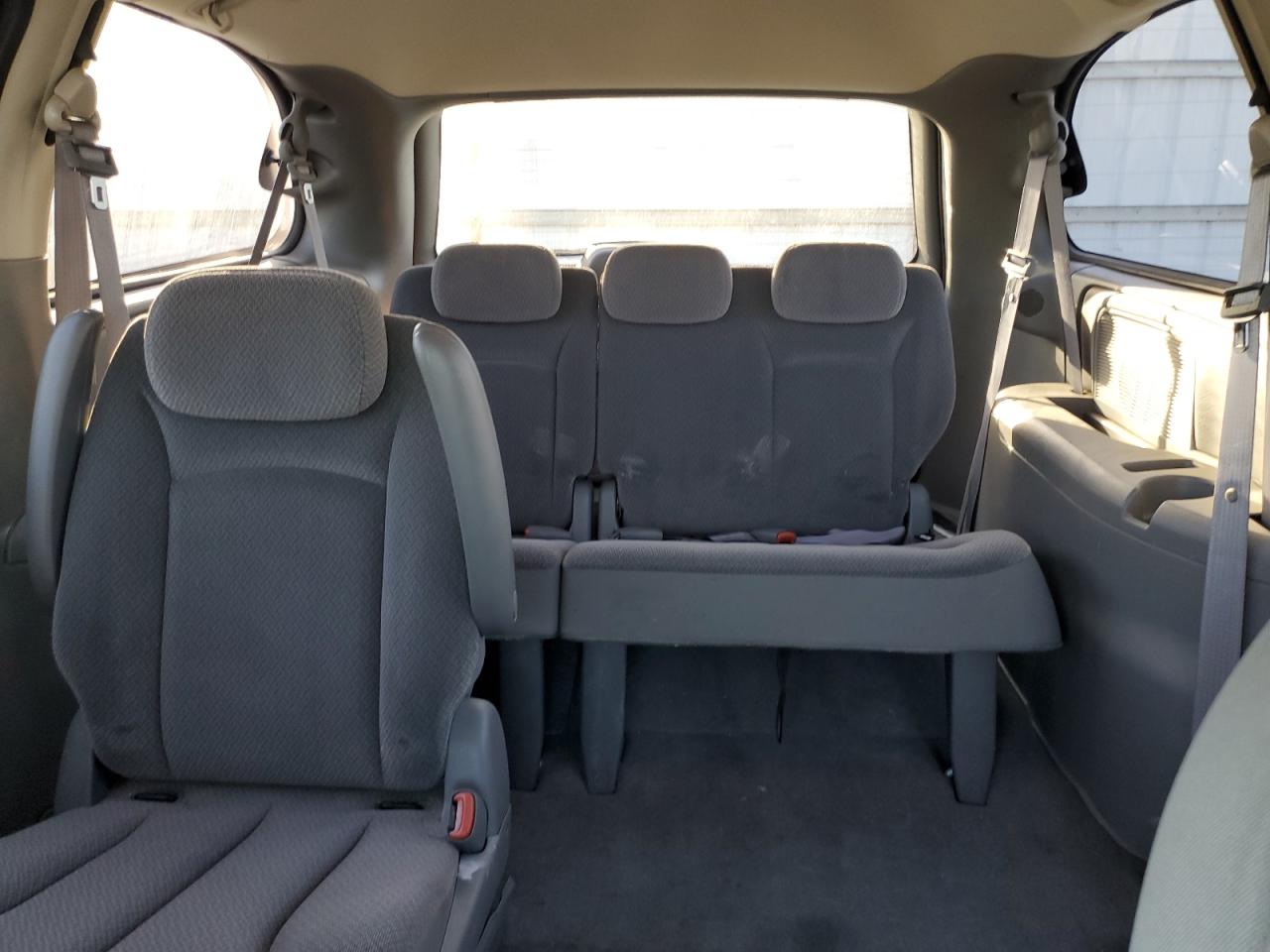 2006 Chrysler Town & Country Lx VIN: 2A4GP44R56R738170 Lot: 85723095