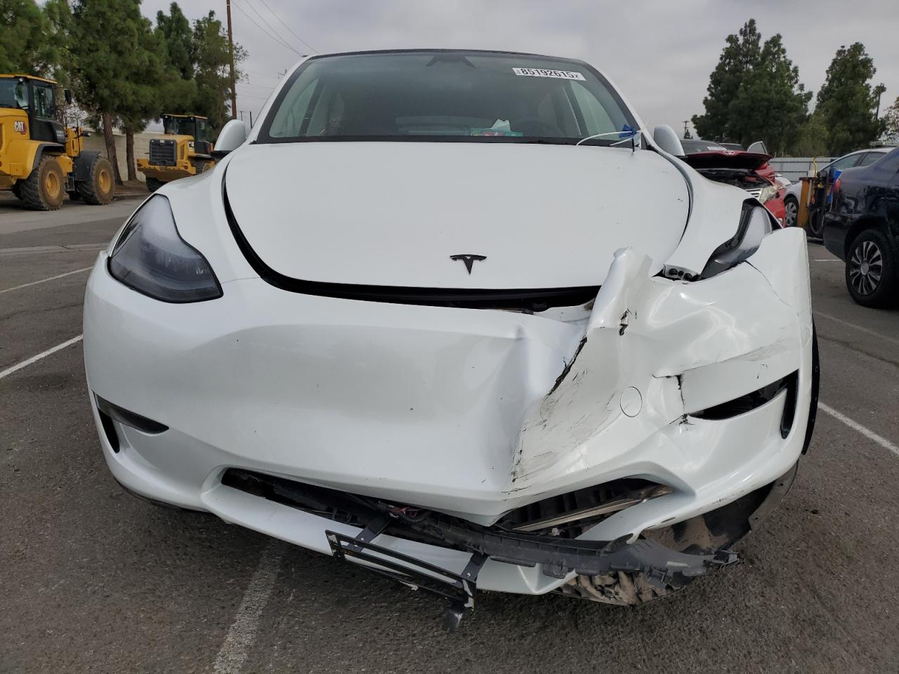 2024 Tesla Model Y VIN: 7SAYGDED0RF127799 Lot: 85192615