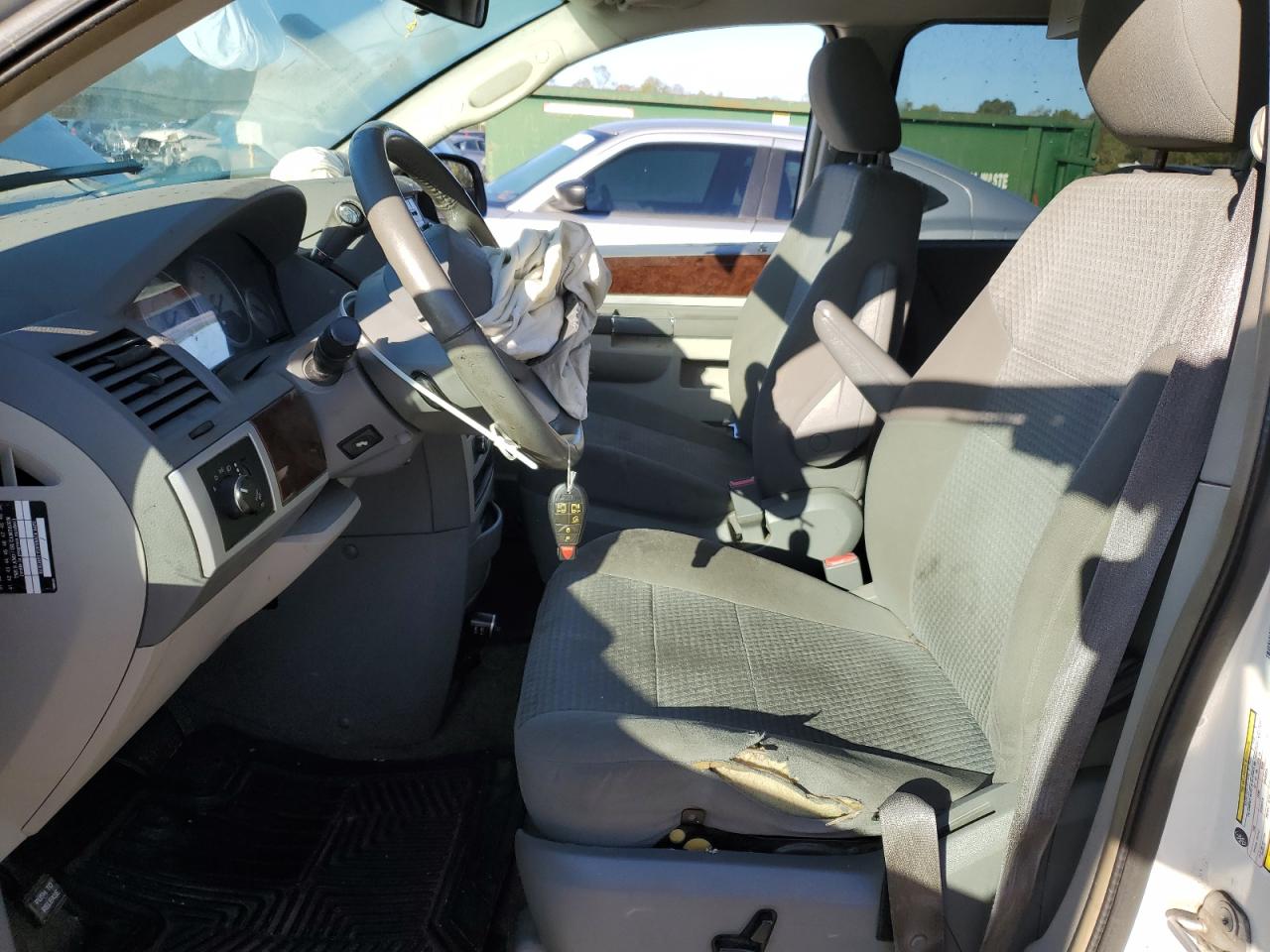 2010 Chrysler Town & Country Touring VIN: 2A4RR5D13AR185868 Lot: 82273185