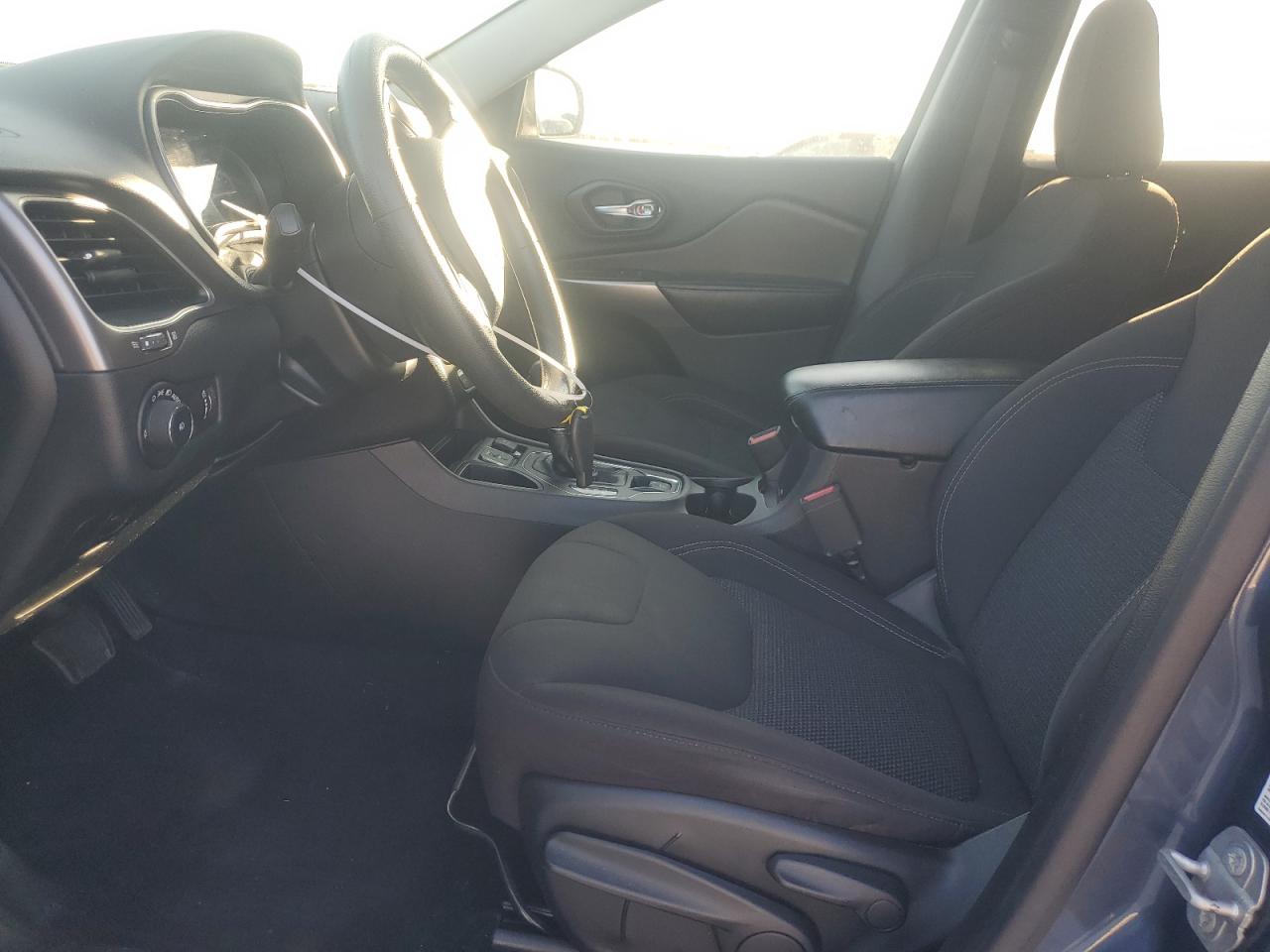 2019 Jeep Cherokee Latitude VIN: 1C4PJLCB4KD487287 Lot: 87042875