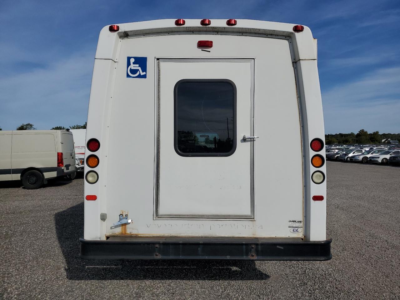 2010 Ford Econoline E350 Super Duty Cutaway Van VIN: 1FDEE3FL5ADA82288 Lot: 82003285