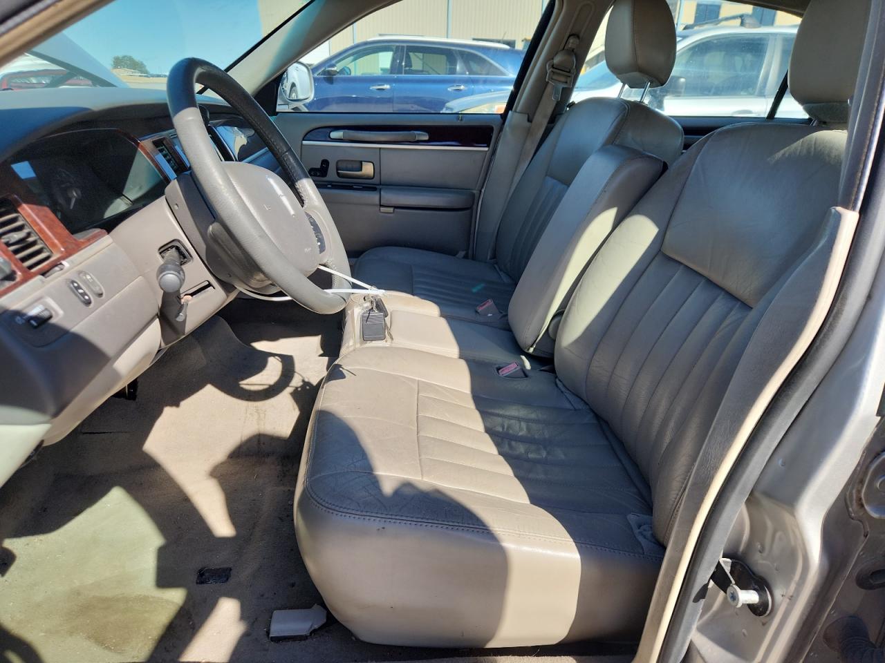 2007 Lincoln Town Car Signature VIN: 1LNHM81W57Y631150 Lot: 89562335