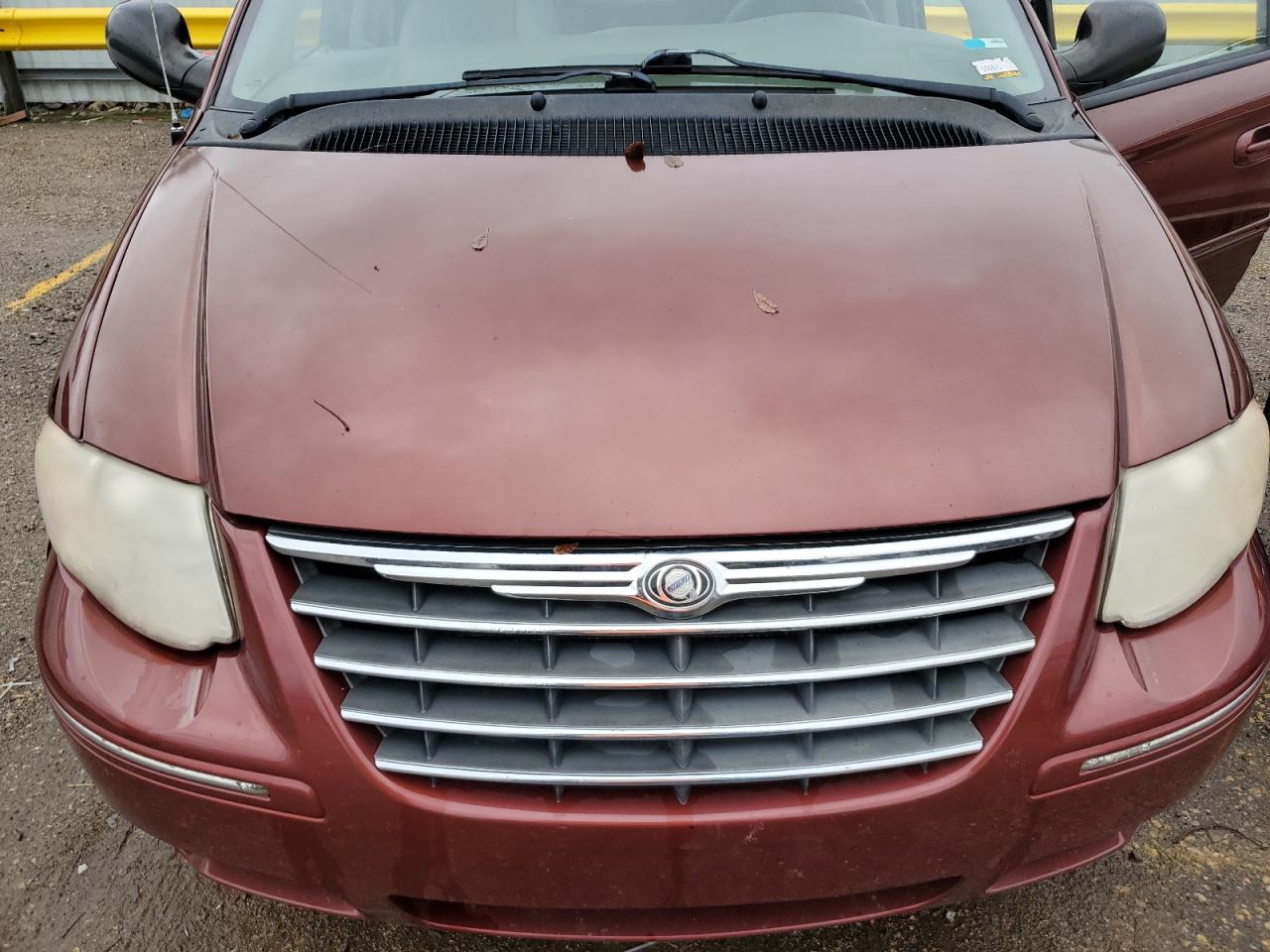 2007 Chrysler Town & Country Touring VIN: 2A8GP54L77R124920 Lot: 90100315