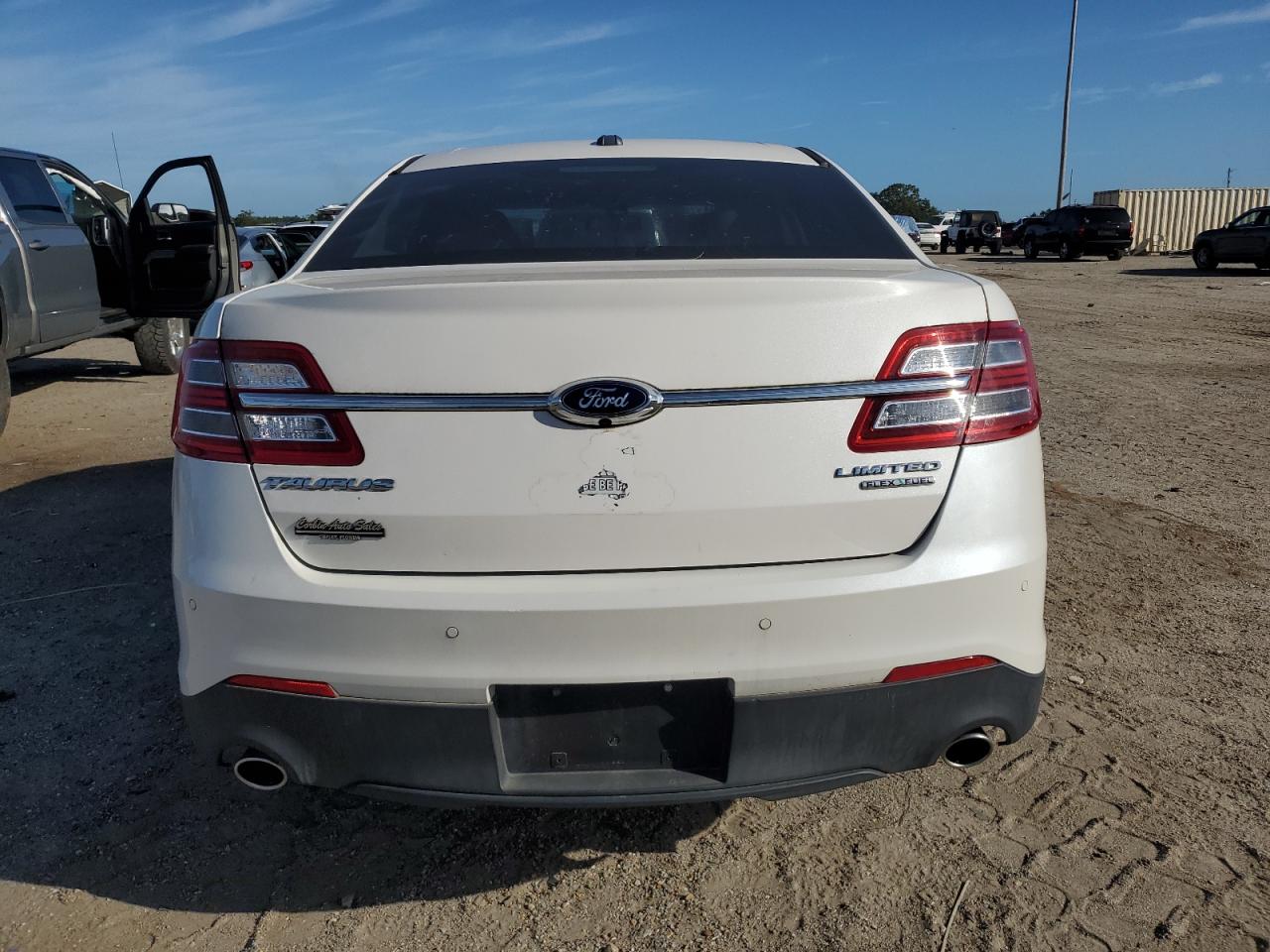 2016 Ford Taurus Limited VIN: 1FAHP2F8XGG110892 Lot: 82185395