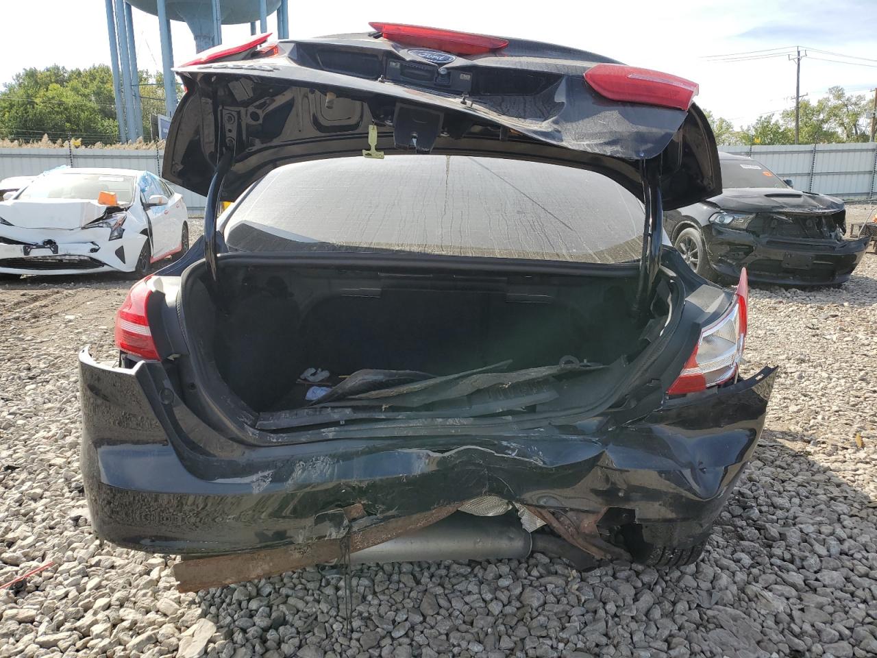 2018 Ford Focus S VIN: 1FADP3E24JL300879 Lot: 81851495