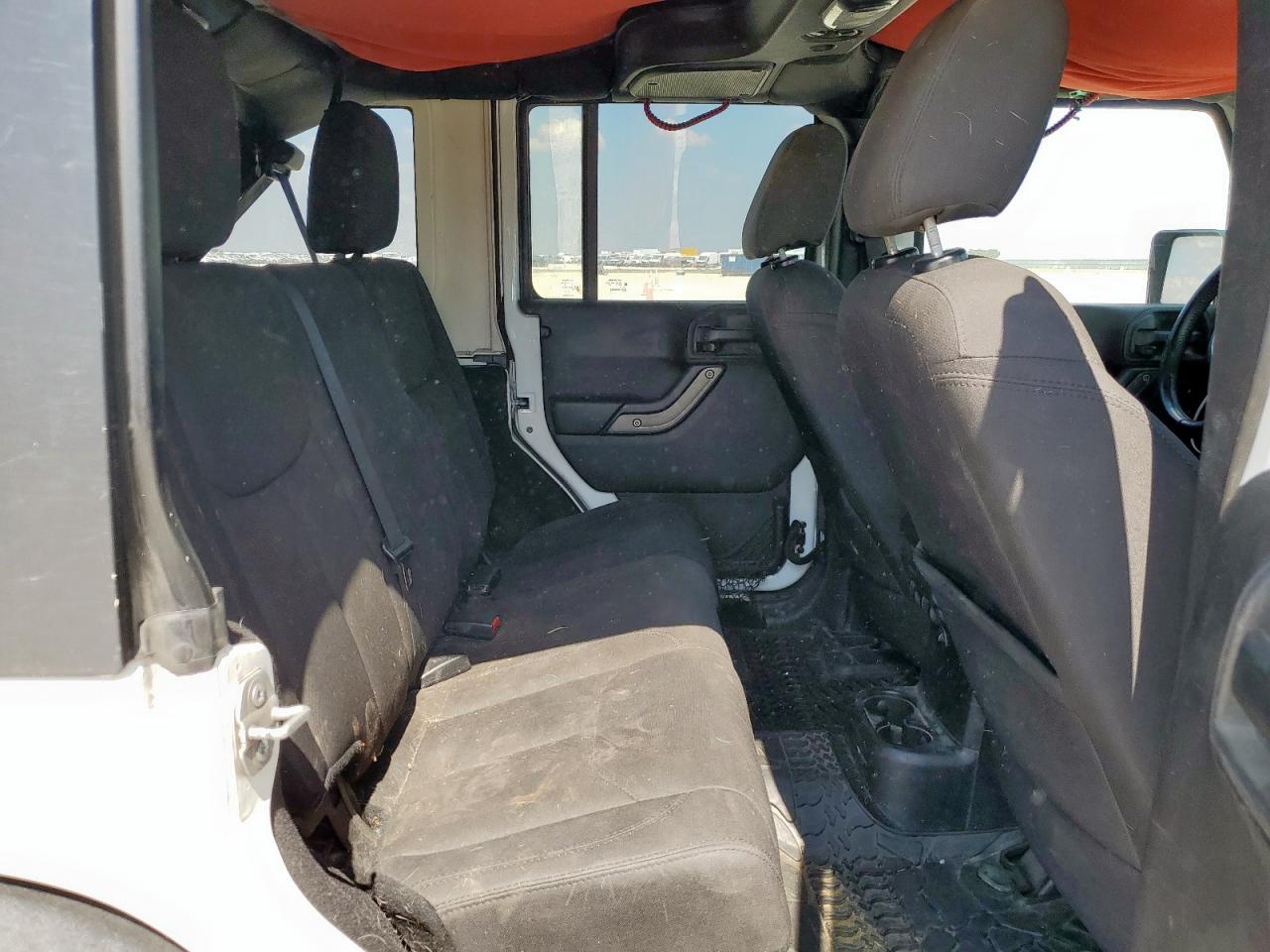 2016 Jeep Wrangler Unlimited Sport VIN: 1C4BJWDG2GL103560 Lot: 84650525