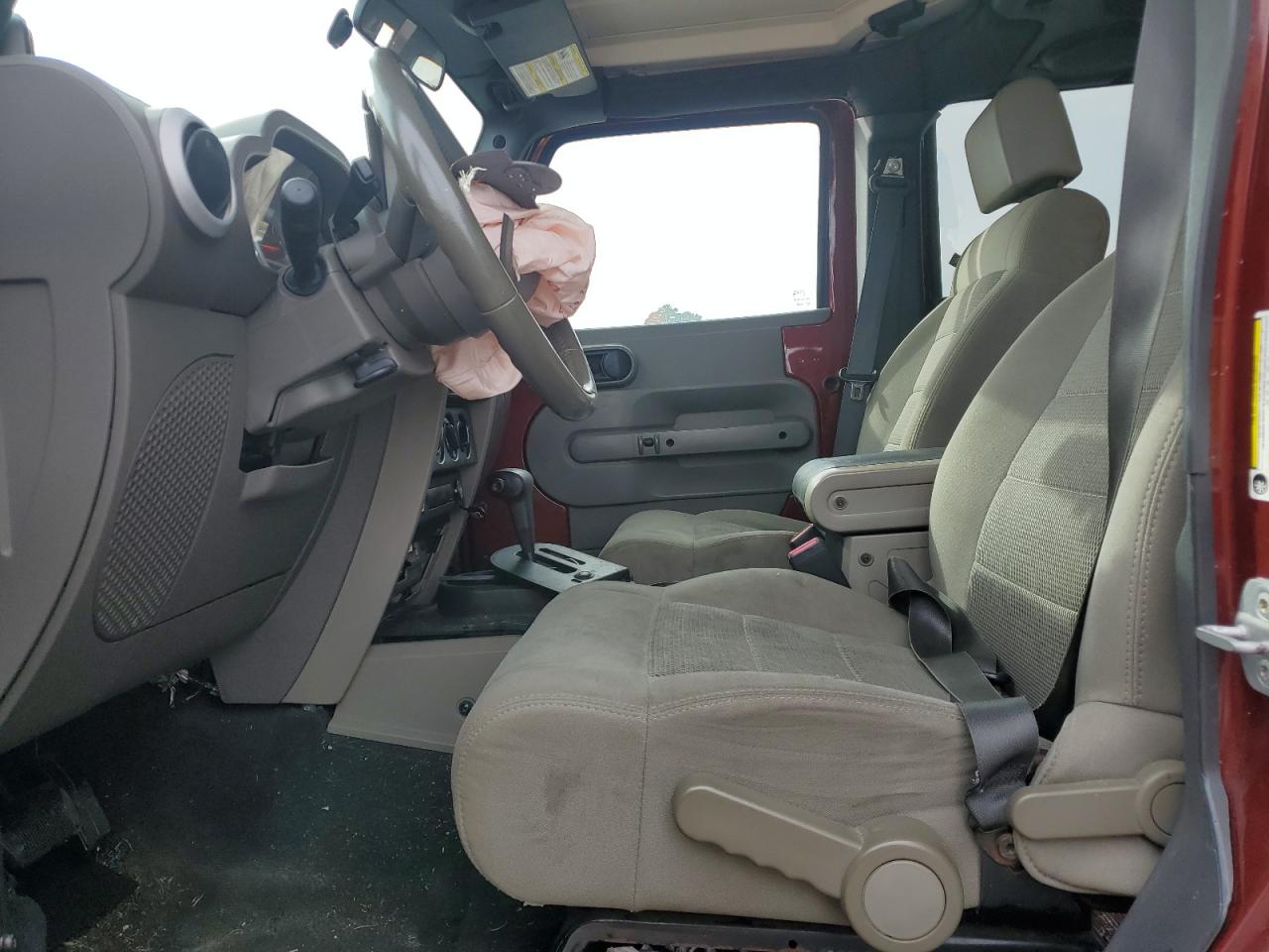 2008 Jeep Wrangler Unlimited Sahara VIN: 1J4GB59158L513329 Lot: 82410405