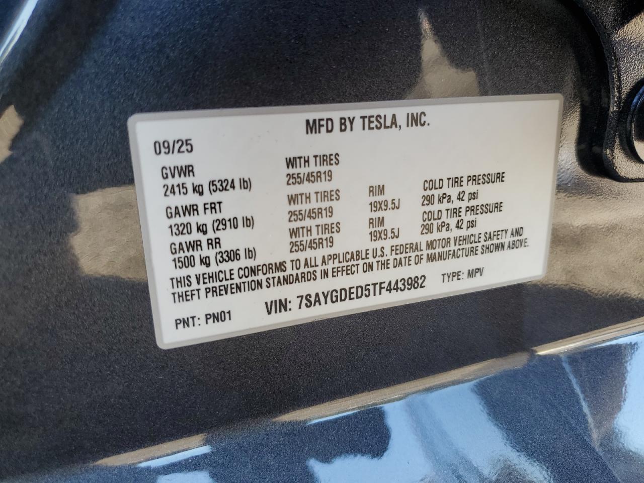 2026 Tesla Model Y VIN: 7SAYGDED5TF443982 Lot: 90476035