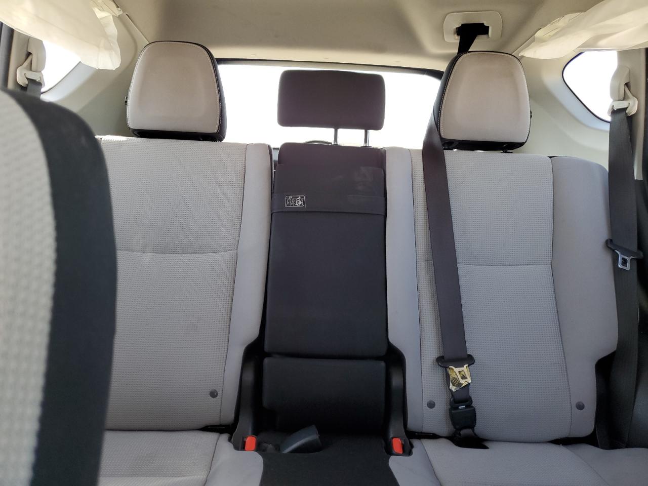 2018 Toyota Rav4 Hv Le VIN: JTMRJREV7JD222221 Lot: 86504475