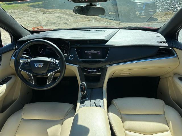 Паркетники CADILLAC XT5 2017 Красный
