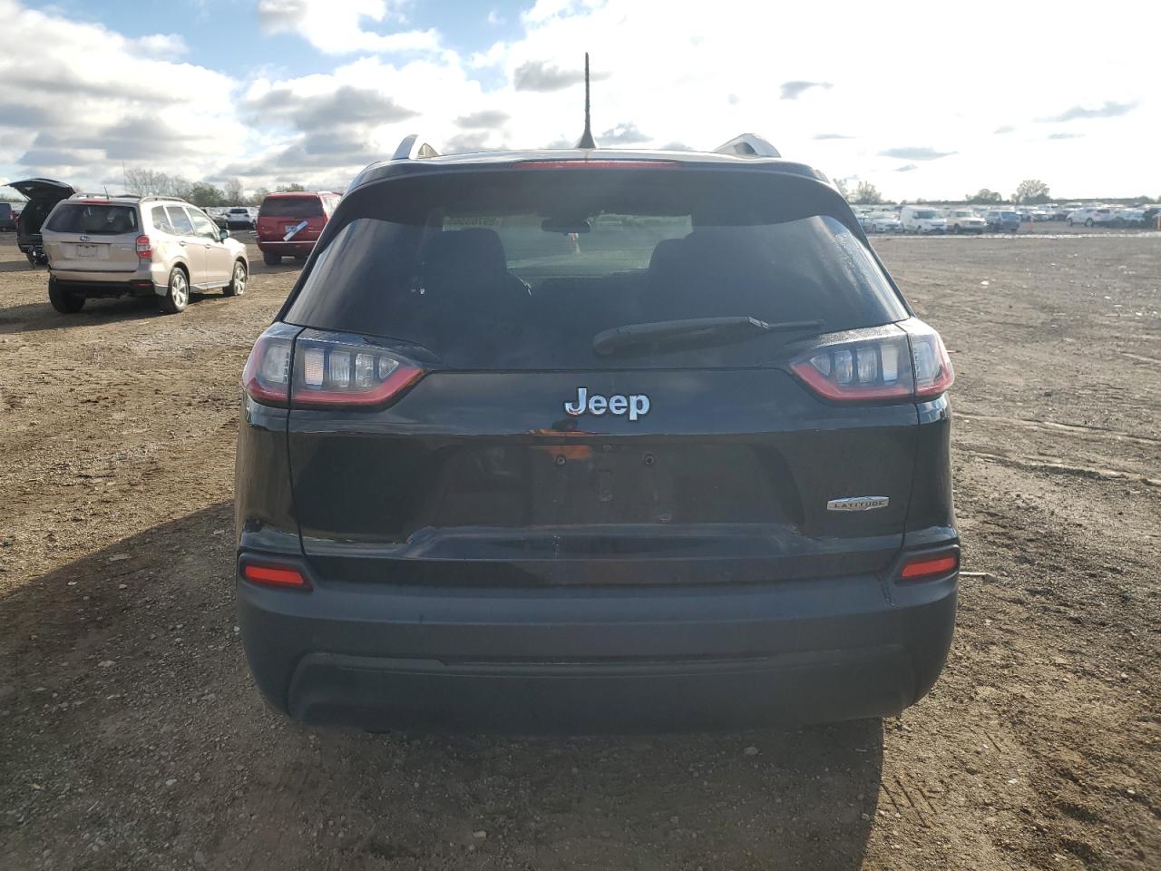 2019 Jeep Cherokee Latitude VIN: 1C4PJLCBXKD359071 Lot: 89703565