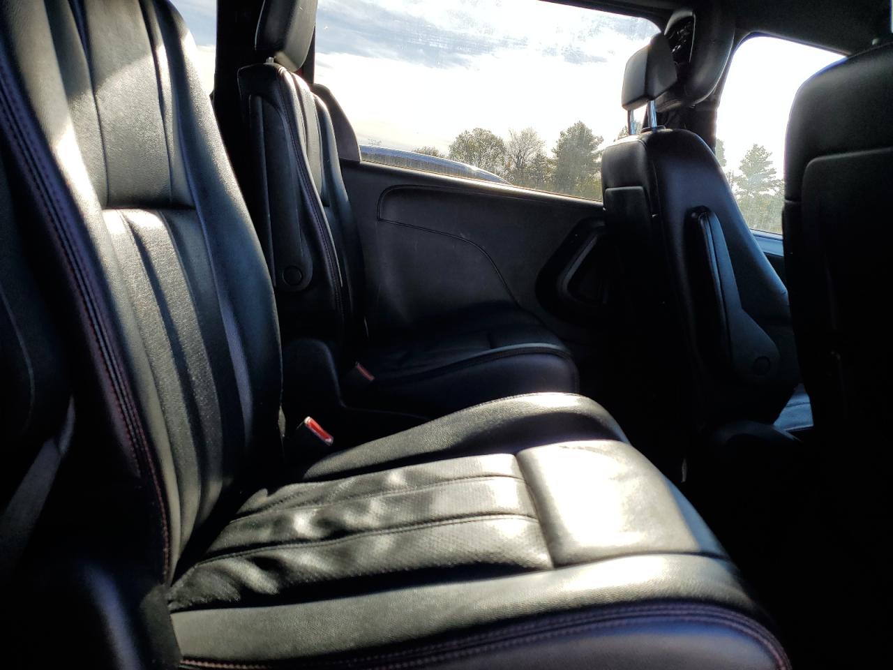 2015 Dodge Grand Caravan R/T VIN: 2C4RDGEGXFR642248 Lot: 89844235