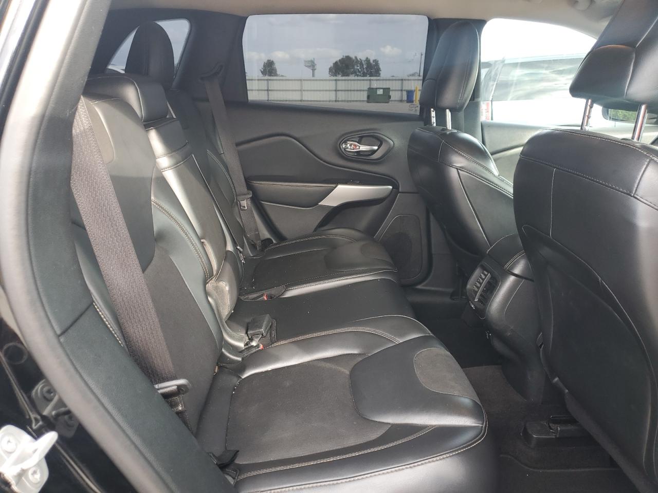 2018 Jeep Cherokee Latitude Plus VIN: 1C4PJLLB6JD611400 Lot: 84817885