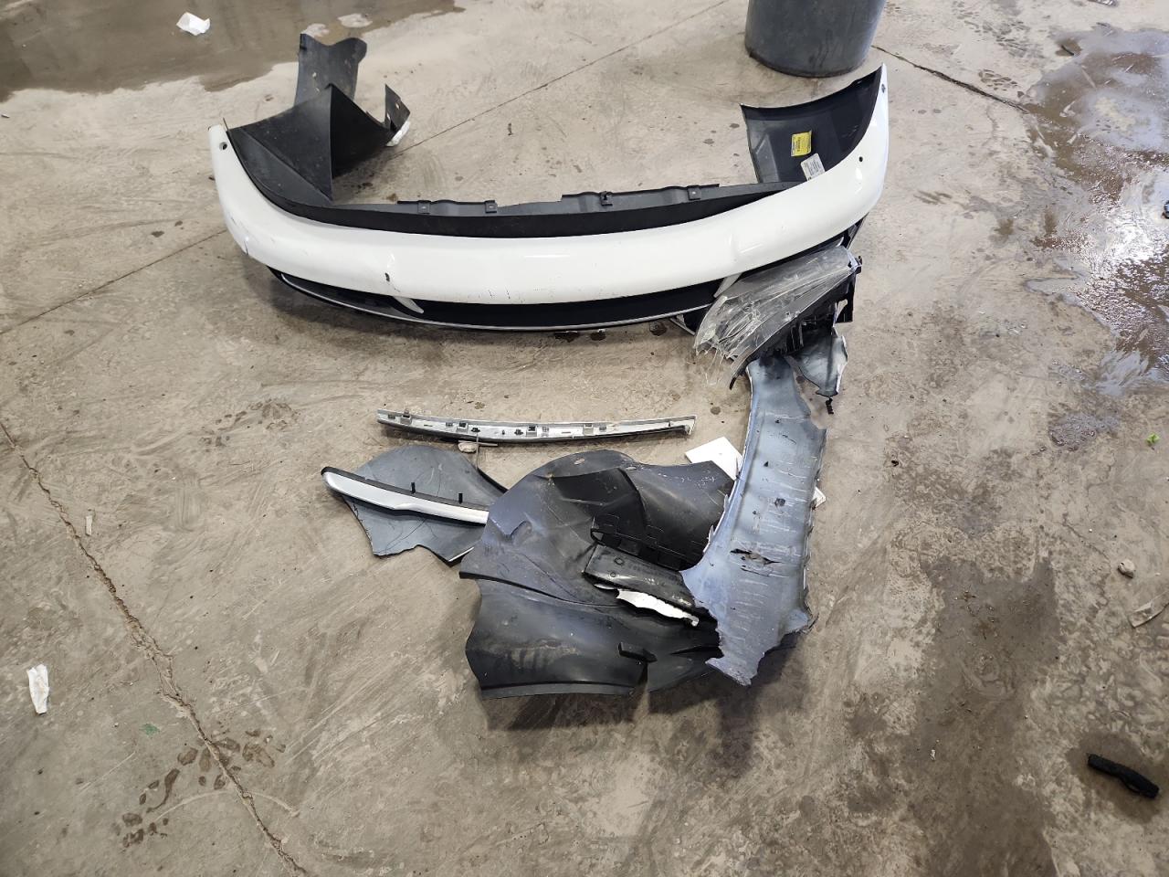 2015 Chrysler Town & Country Touring L VIN: 2C4RC1CG9FR742876 Lot: 85575285