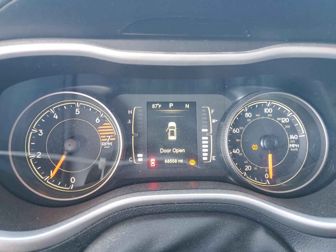 2016 Jeep Cherokee Latitude VIN: 1C4PJLCB1GW208227 Lot: 82637965