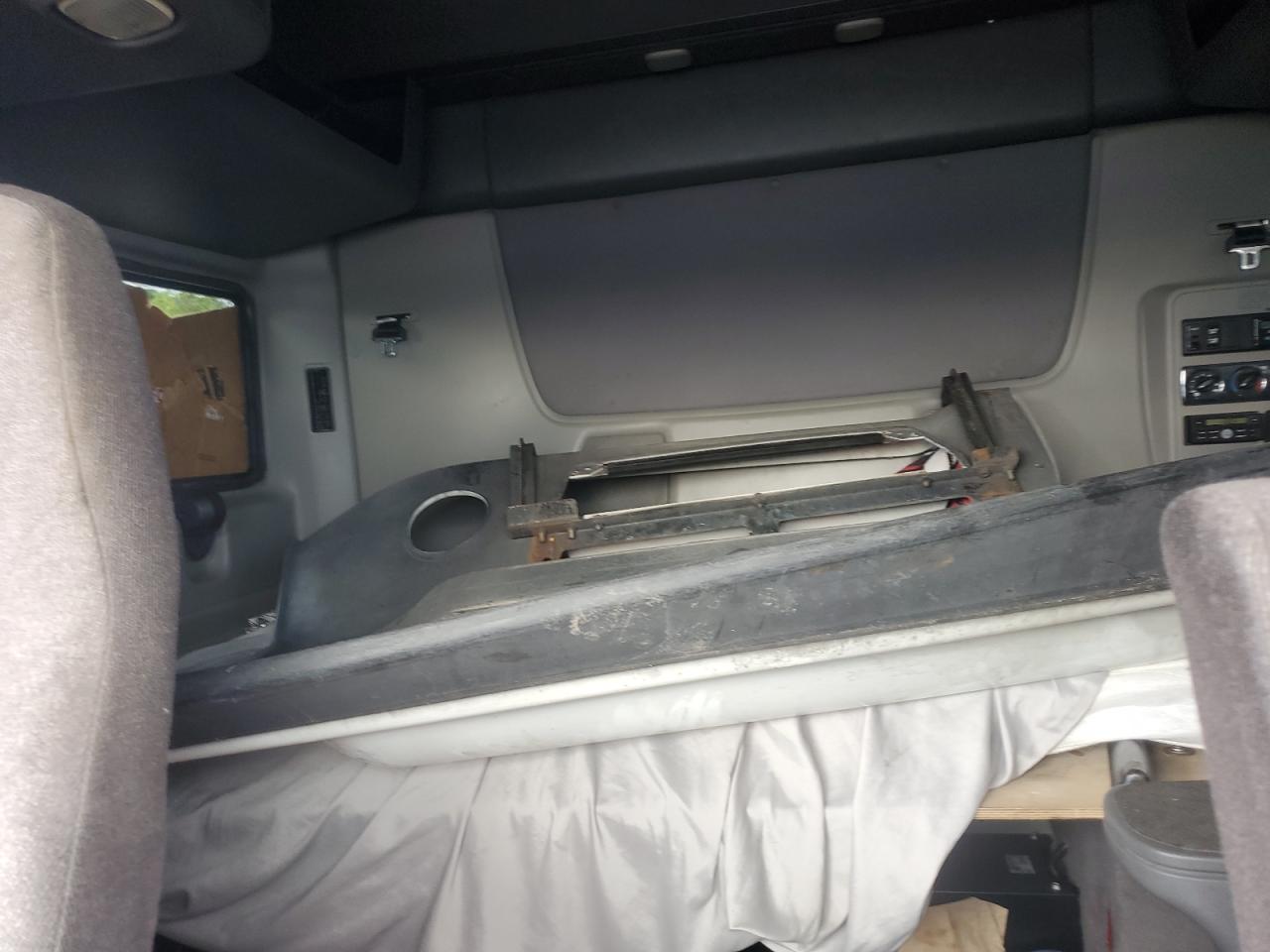 2019 International Lt 625 2019 International Lt625 T/A Sleeper Truck Tractor VIN: 3HSDZAPR3KN673268 Lot: 14085159