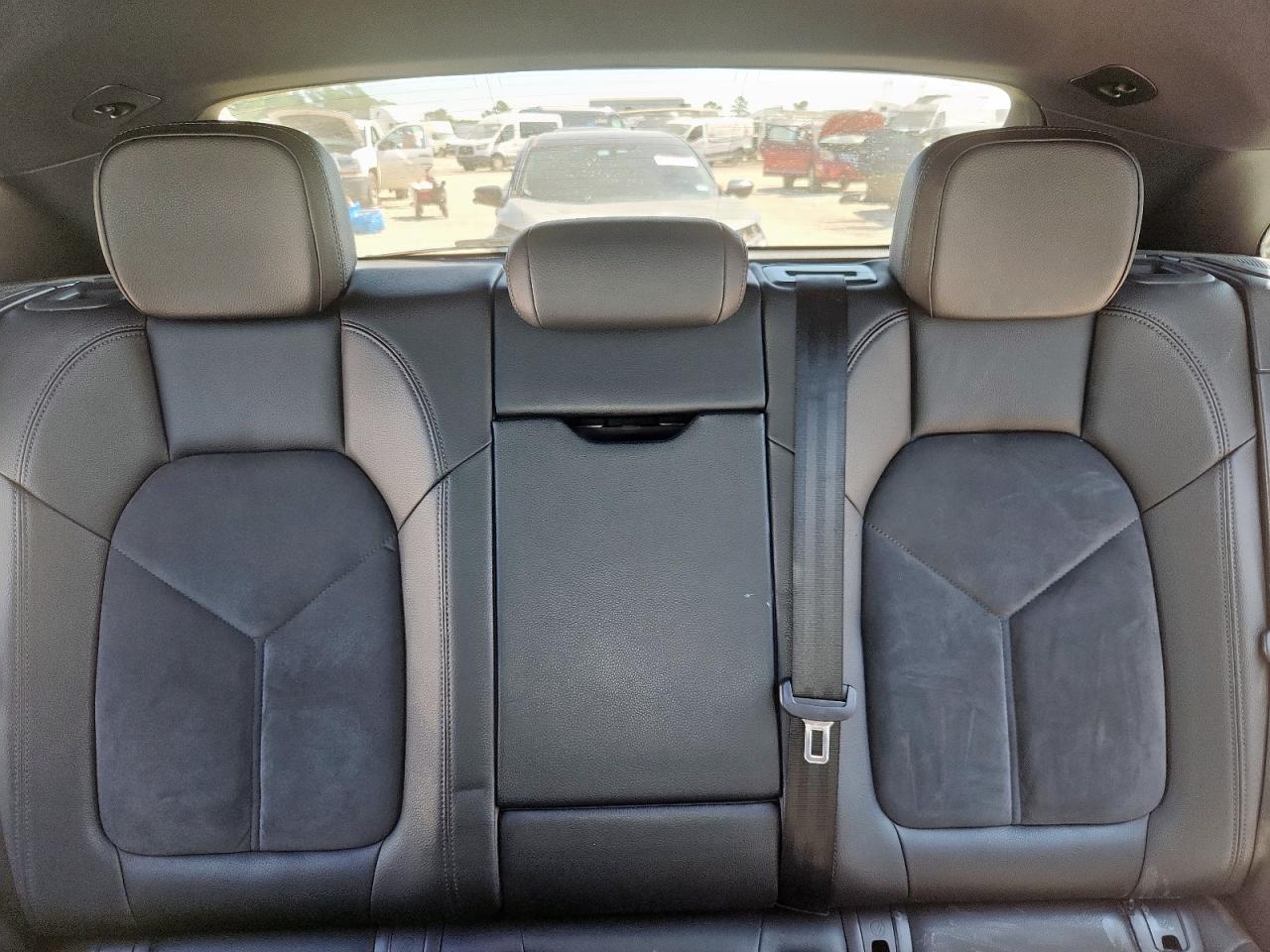 2017 Porsche Macan VIN: WP1AA2A50HLB09381 Lot: 85825865