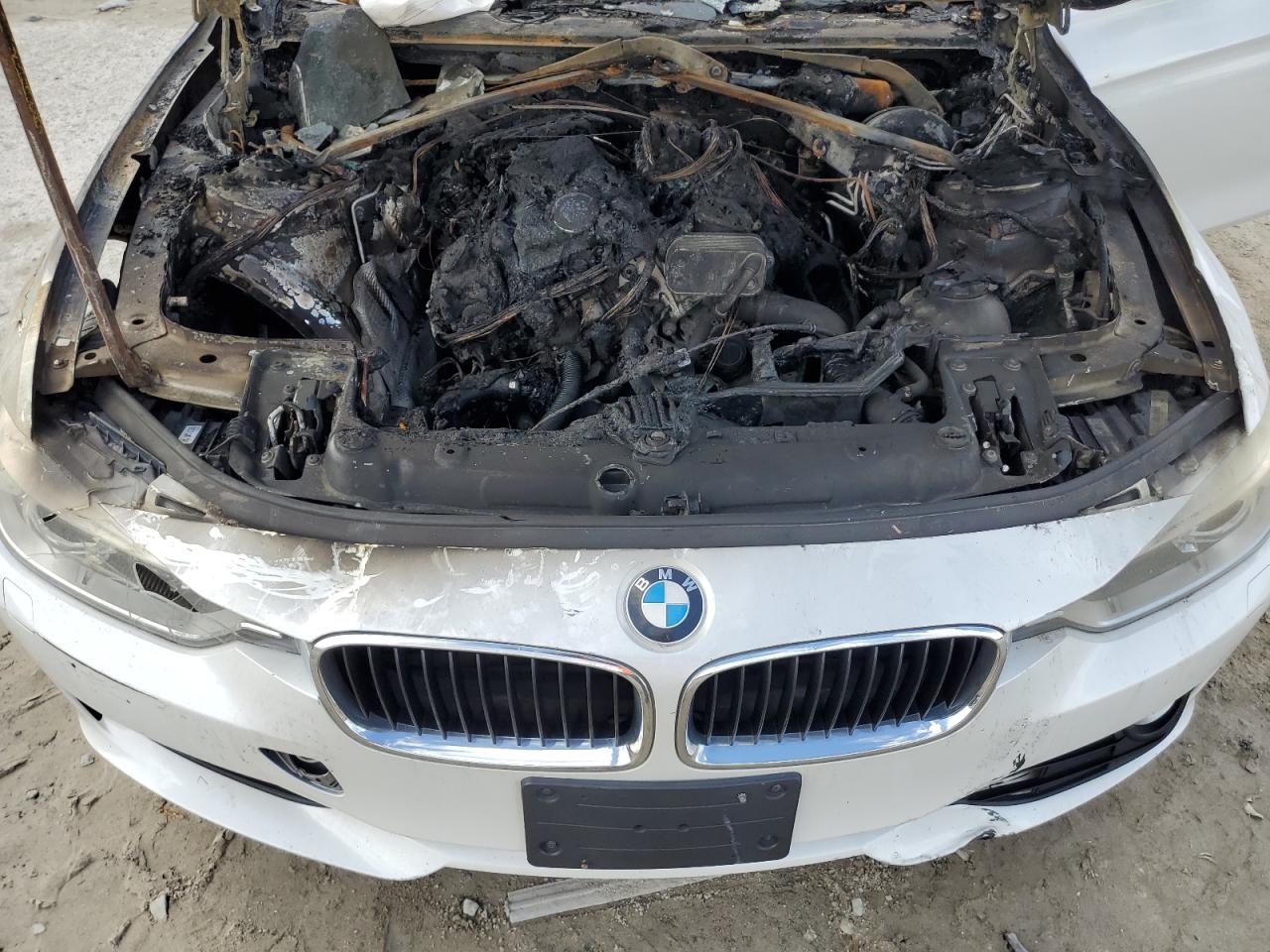 2014 BMW 328 Xi VIN: WBA3B3C55EJ977374 Lot: 85553465