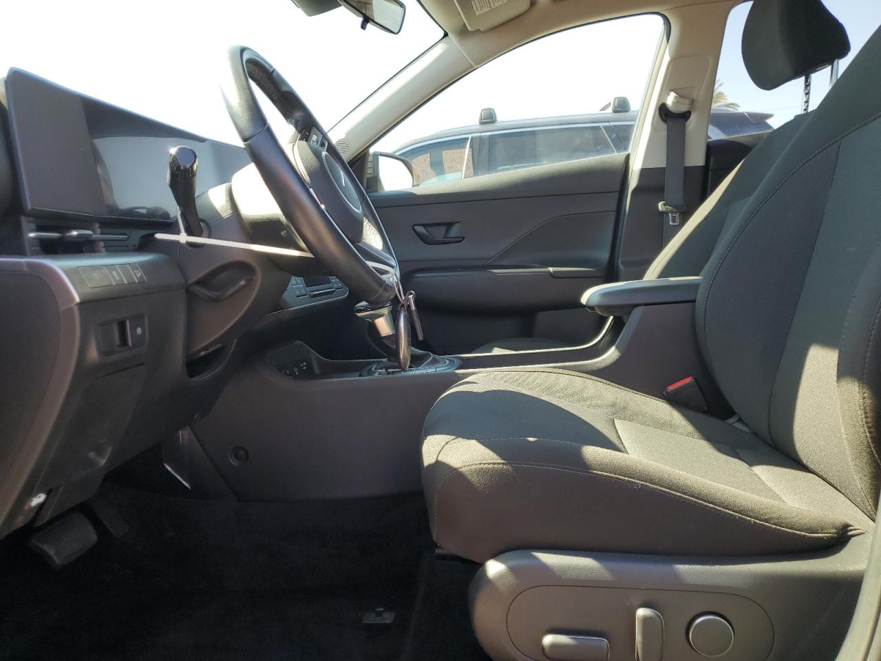 2025 Hyundai Kona Sel VIN: KM8HB3AB1SU211049 Lot: 85685295