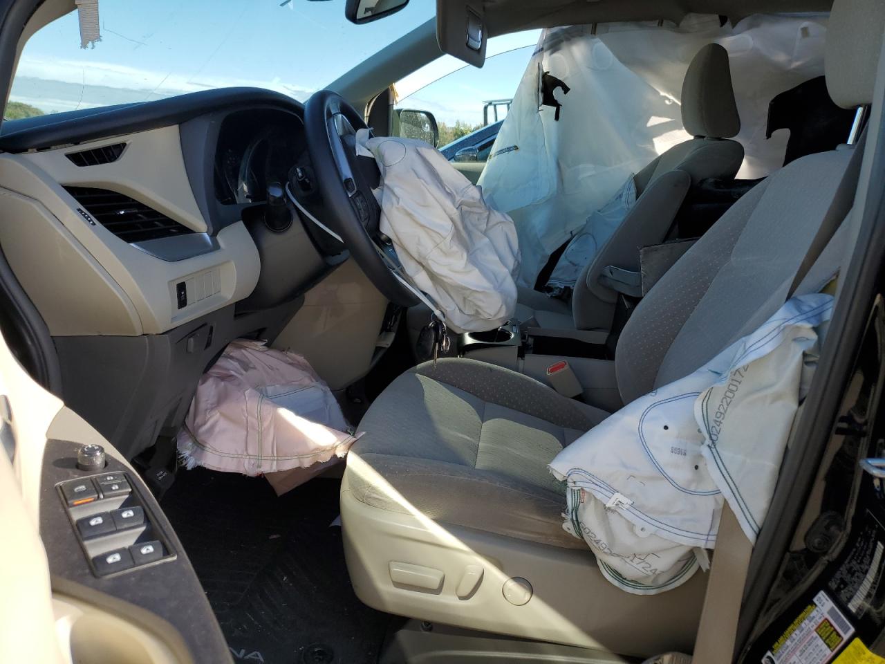 2018 Toyota Sienna Le VIN: 5TDKZ3DCXJS926540 Lot: 85892065