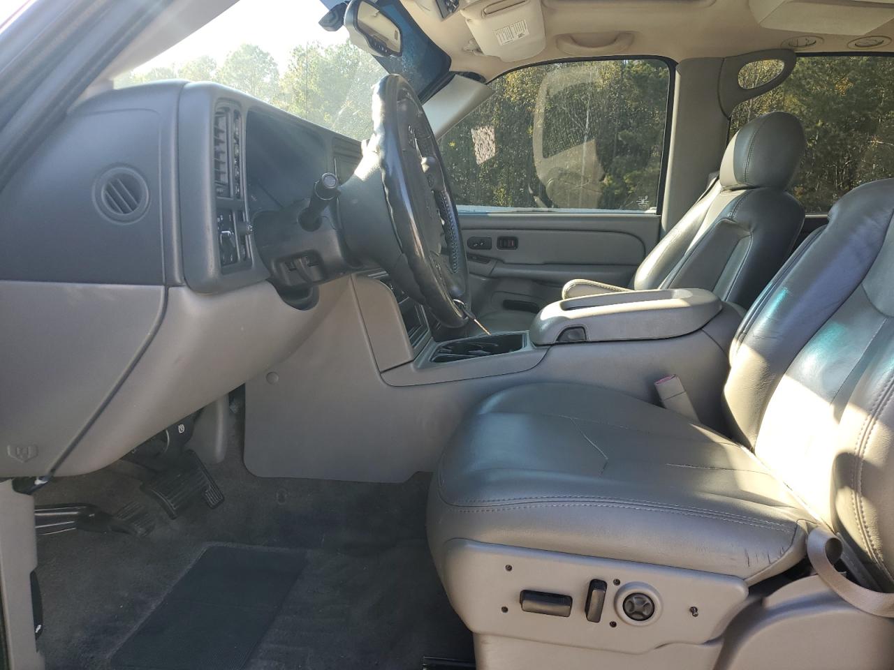 2005 Chevrolet Tahoe K1500 VIN: 1GNEK13T35R154174 Lot: 90570415