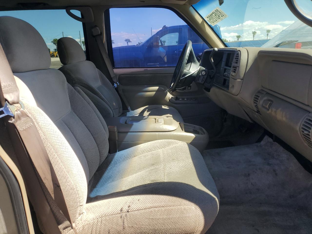 1998 GMC Yukon VIN: 1GKEC13R5WJ735562 Lot: 82457205