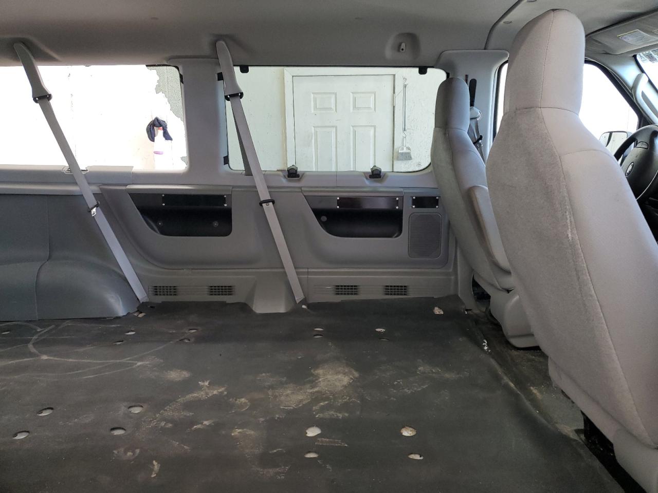 2014 Ford Econoline E350 Super Duty Wagon VIN: 1FBNE3BL4EDA28596 Lot: 87210215