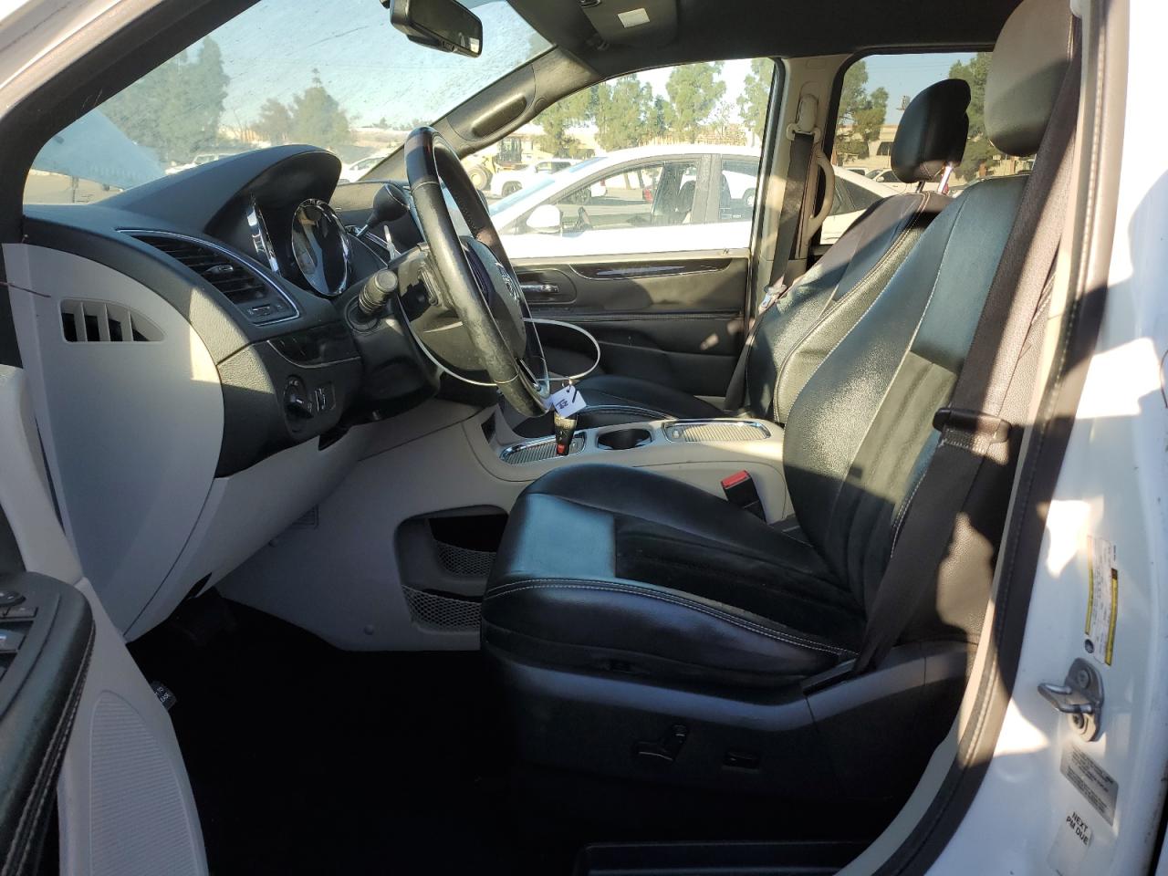 2017 Dodge Grand Caravan Sxt VIN: 2C4RDGCG7HR818260 Lot: 90527855