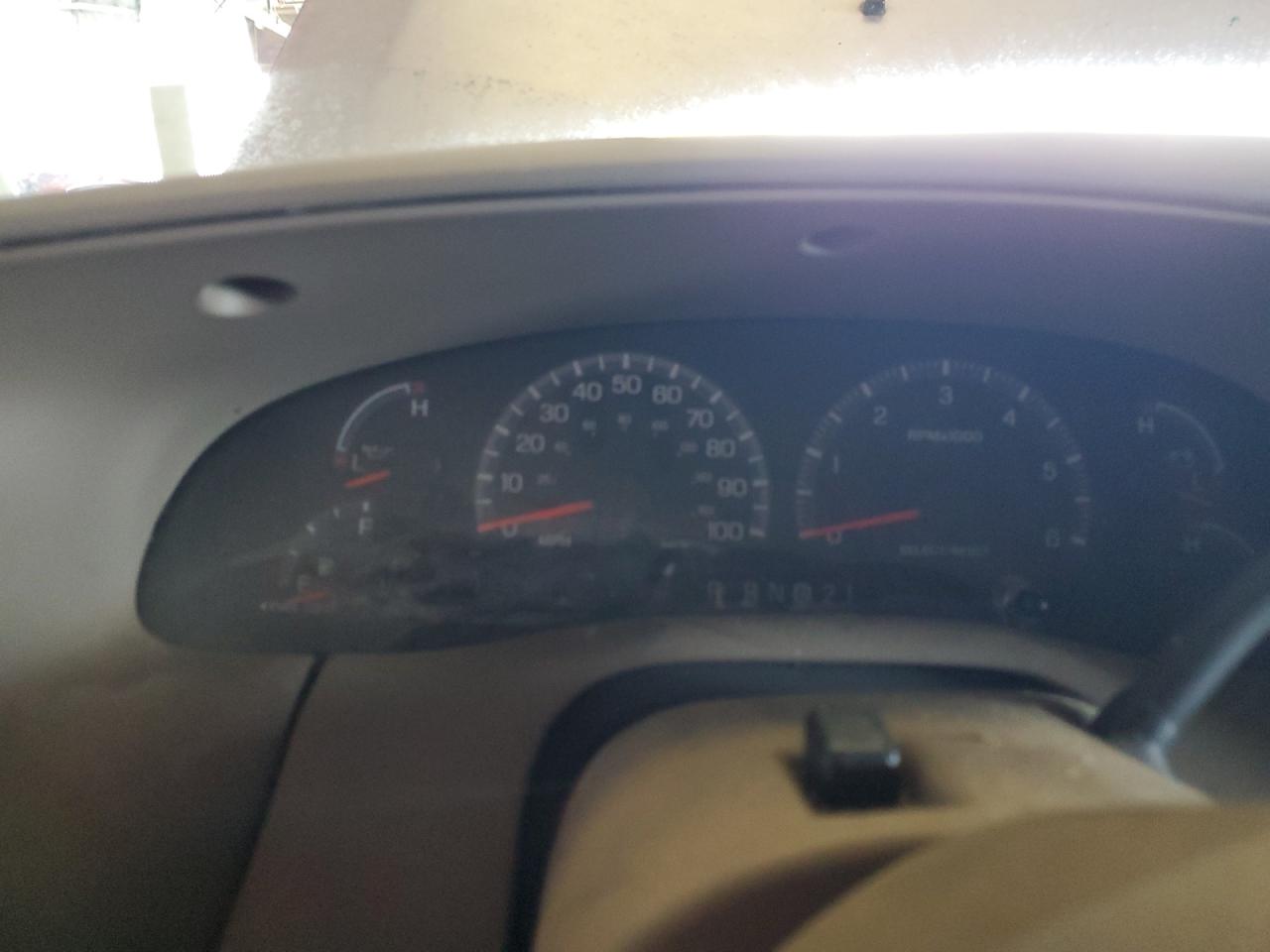 2000 Ford Expedition Eddie Bauer VIN: 1FMPU18L1YLA40522 Lot: 84833215