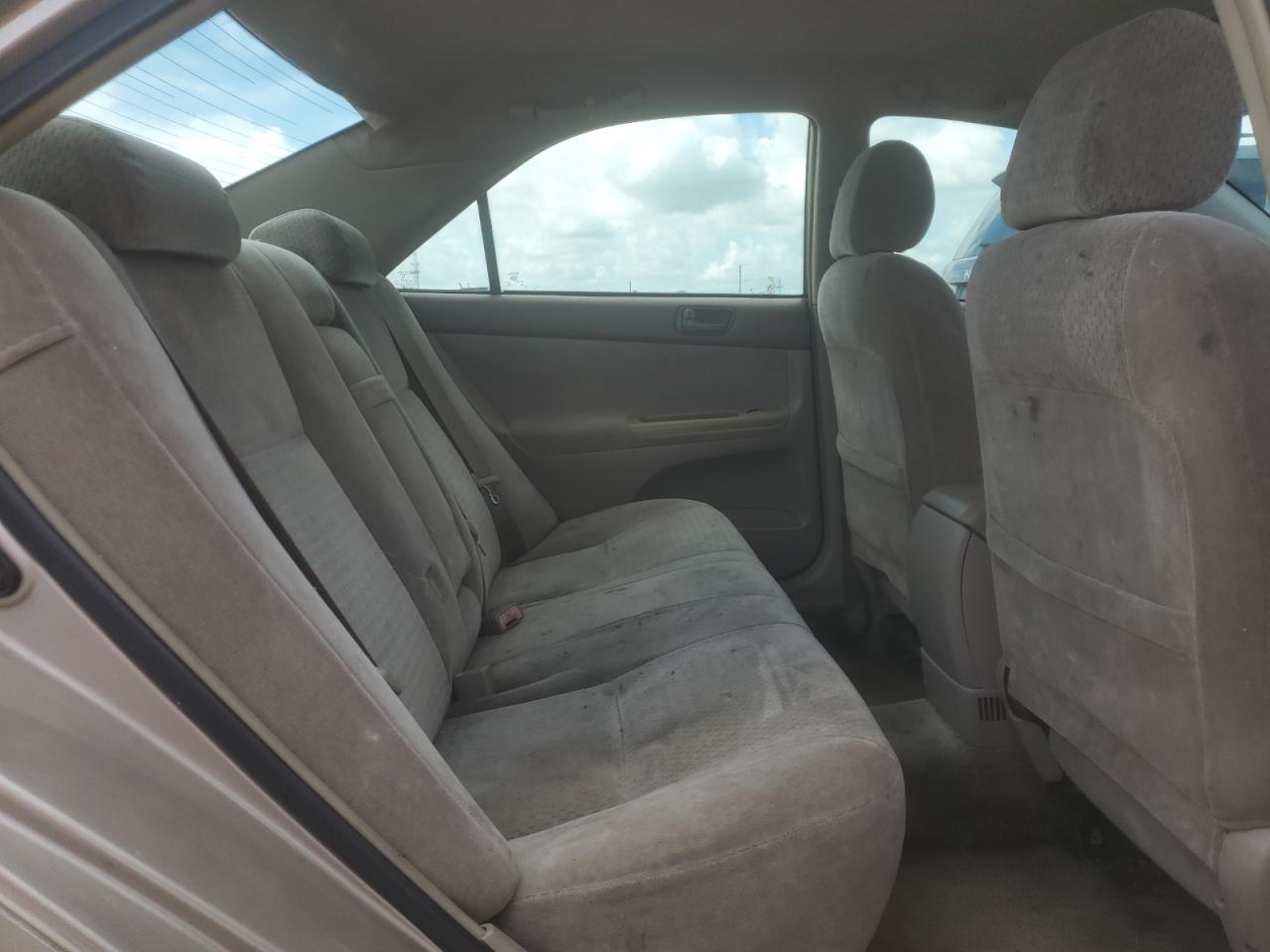 2002 Toyota Camry Le VIN: 4T1BE32K32U522526 Lot: 85570695